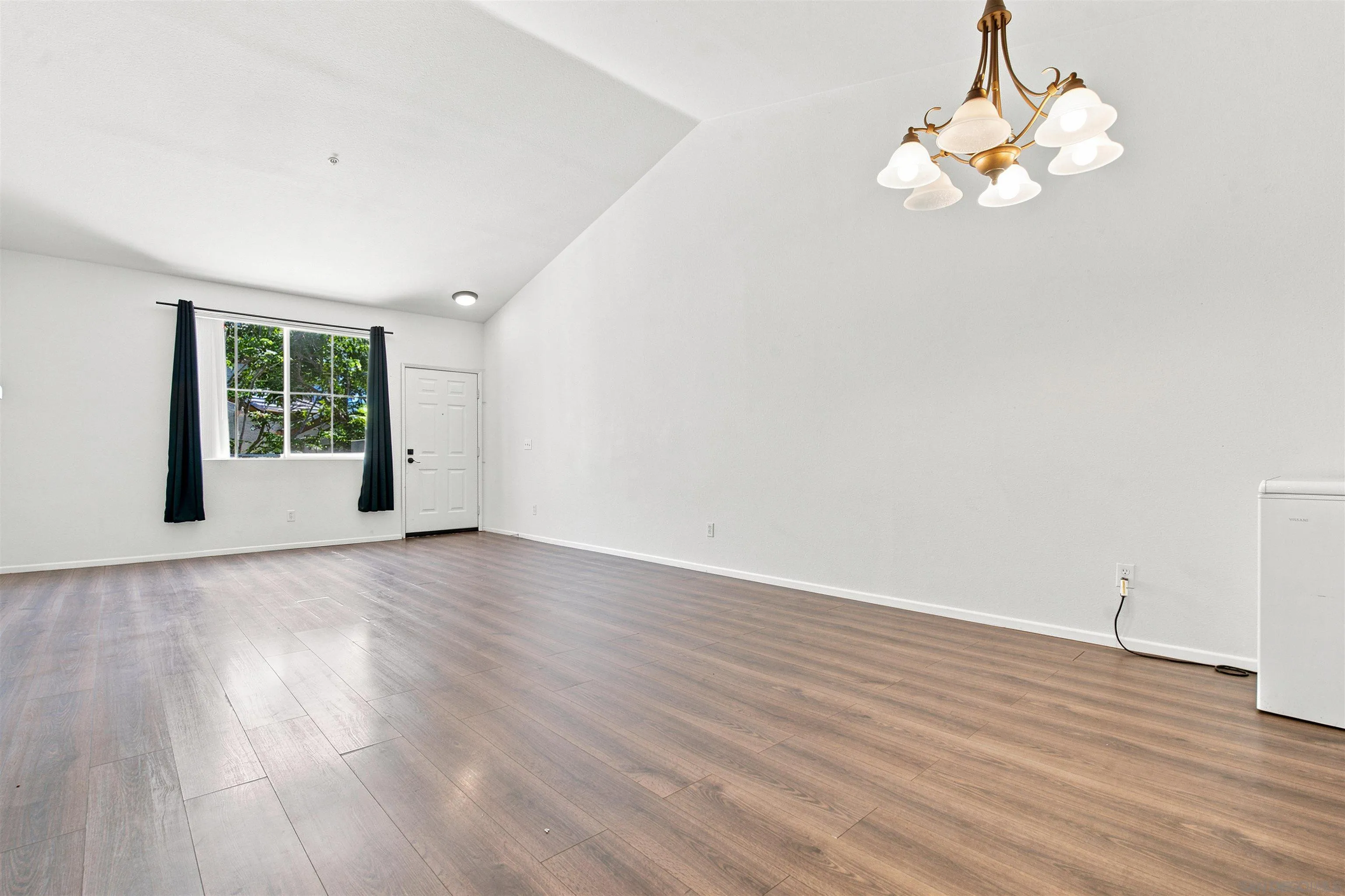 Photo #8: 260018391 Listing: Photo #8