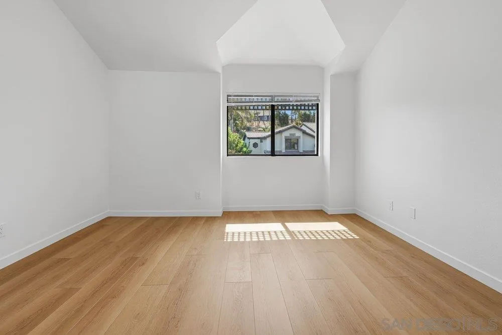 https://cdn.realtyfeed.com/cdn/127/260018392/77ba1d3371eff83e5ecc3c2b206ca592.webp