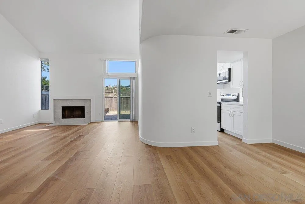 https://cdn.realtyfeed.com/cdn/127/260018392/89555a0ca95259879292f3af25ed00b8.webp