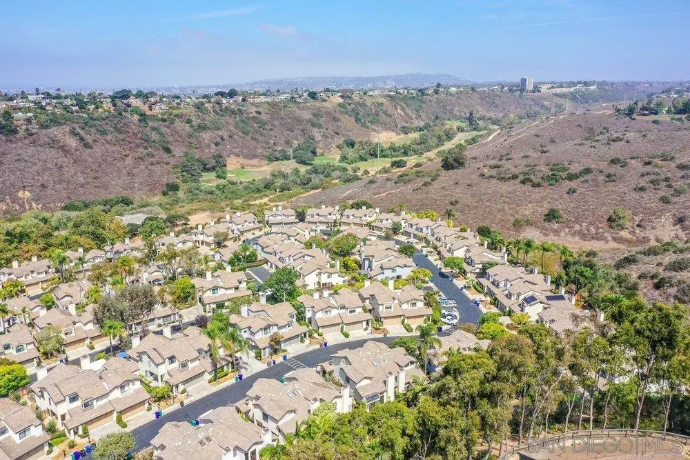 https://cdn.realtyfeed.com/cdn/127/260018392/bdee8d45a5711c6385f260dde3c9f058.webp
