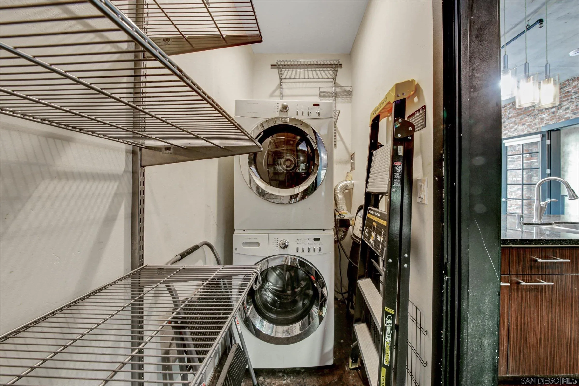 Photo #8: 260018393 Listing: Photo #8