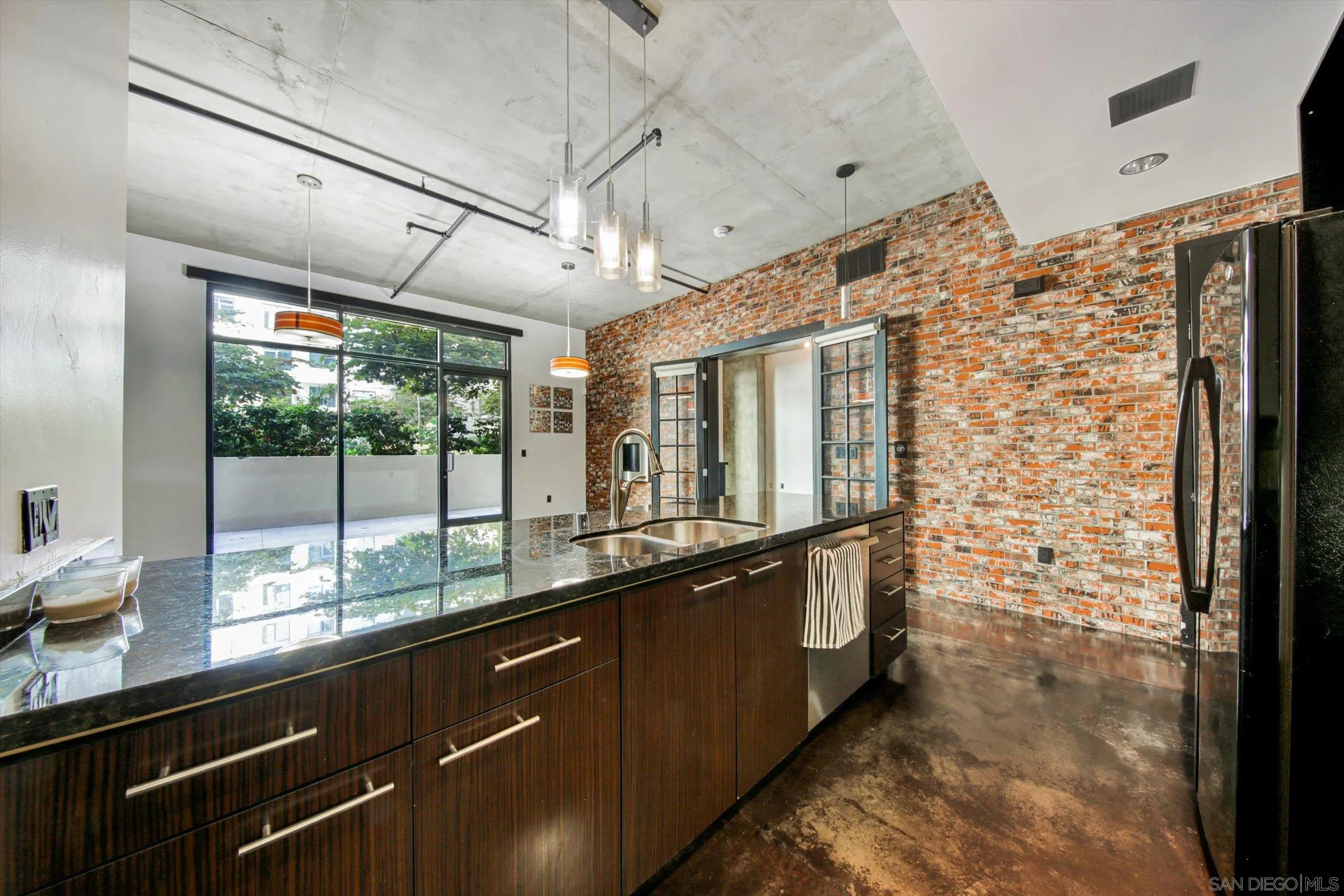 Photo #10: 260018393 Listing: Photo #10