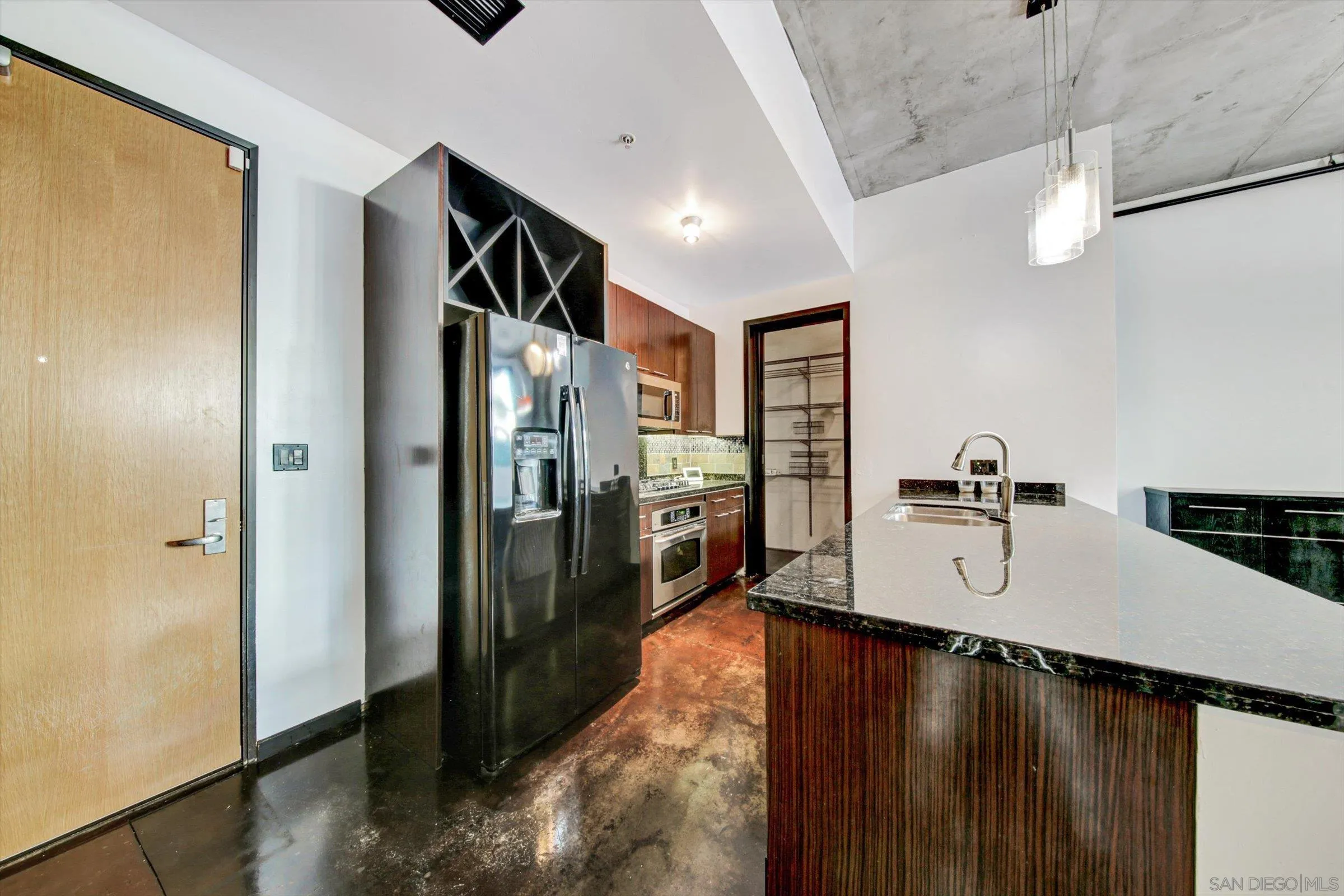 Photo #5: 260018393 Listing: Photo #5