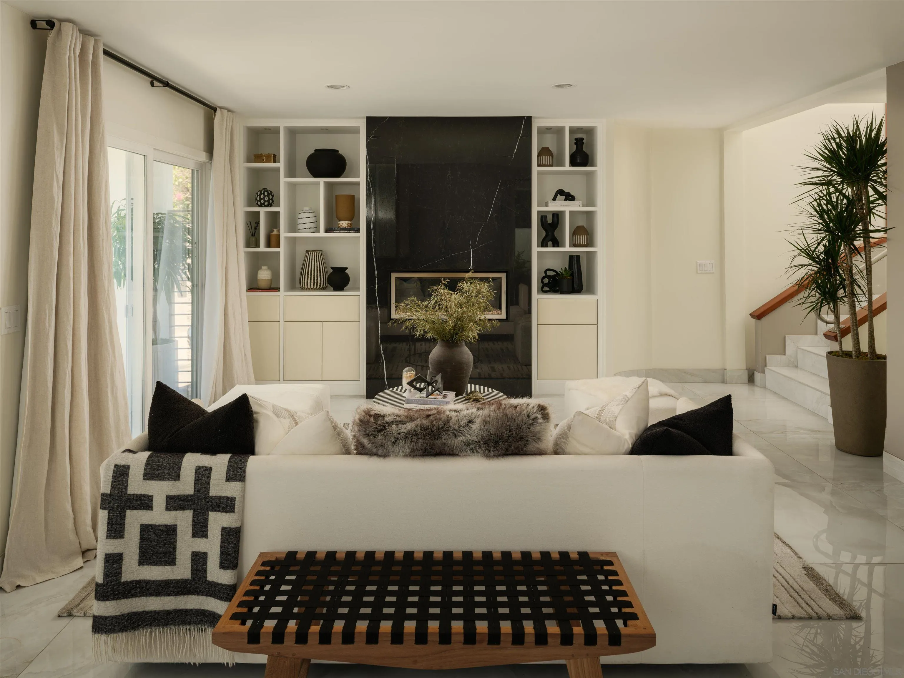 https://cdn.realtyfeed.com/cdn/127/260018396/199fcaffd2f34942edabe87af20a0ae5.webp