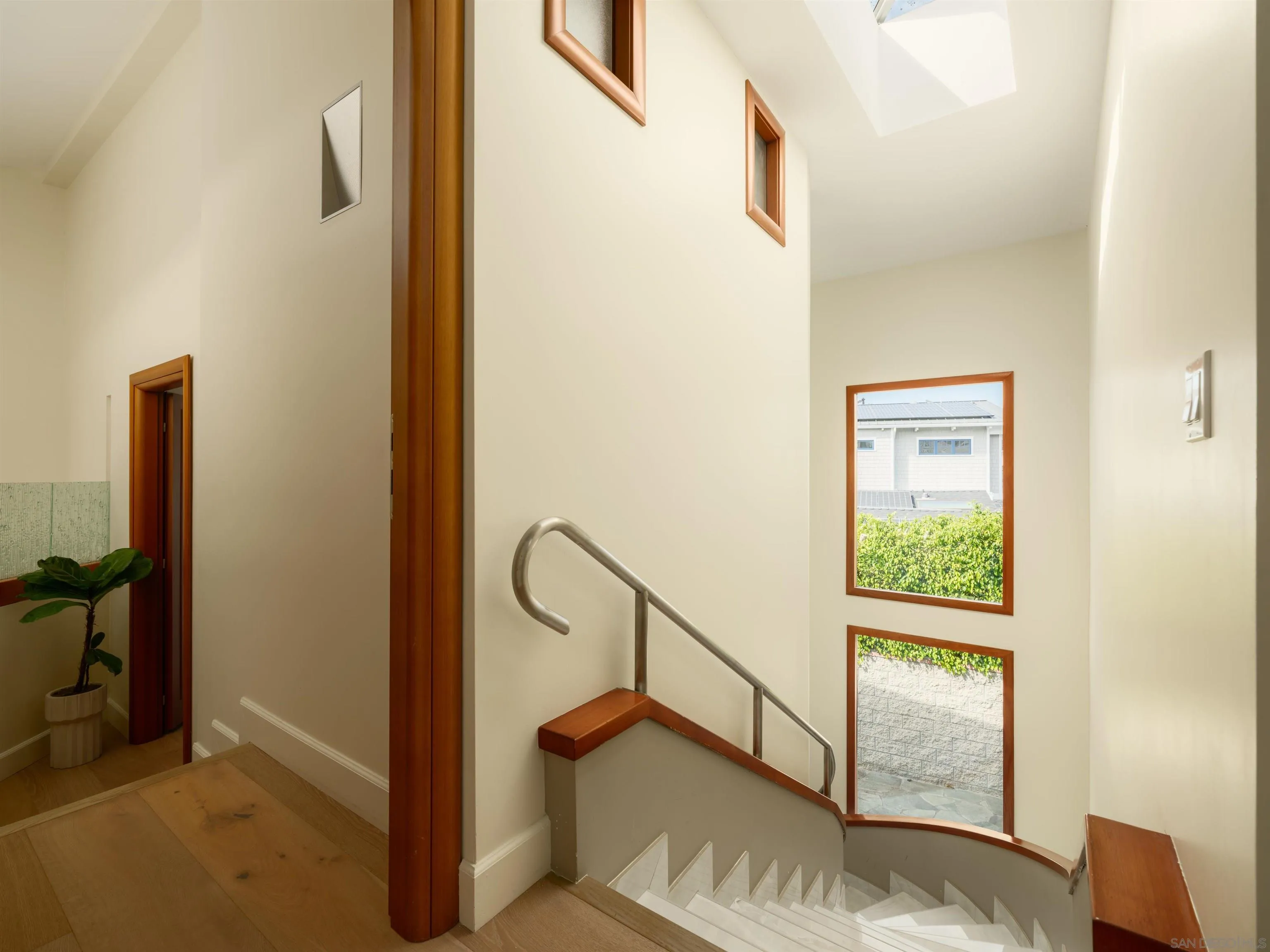 https://cdn.realtyfeed.com/cdn/127/260018396/1a8e283fc3e064c5960e71db1ad8d6e5.webp