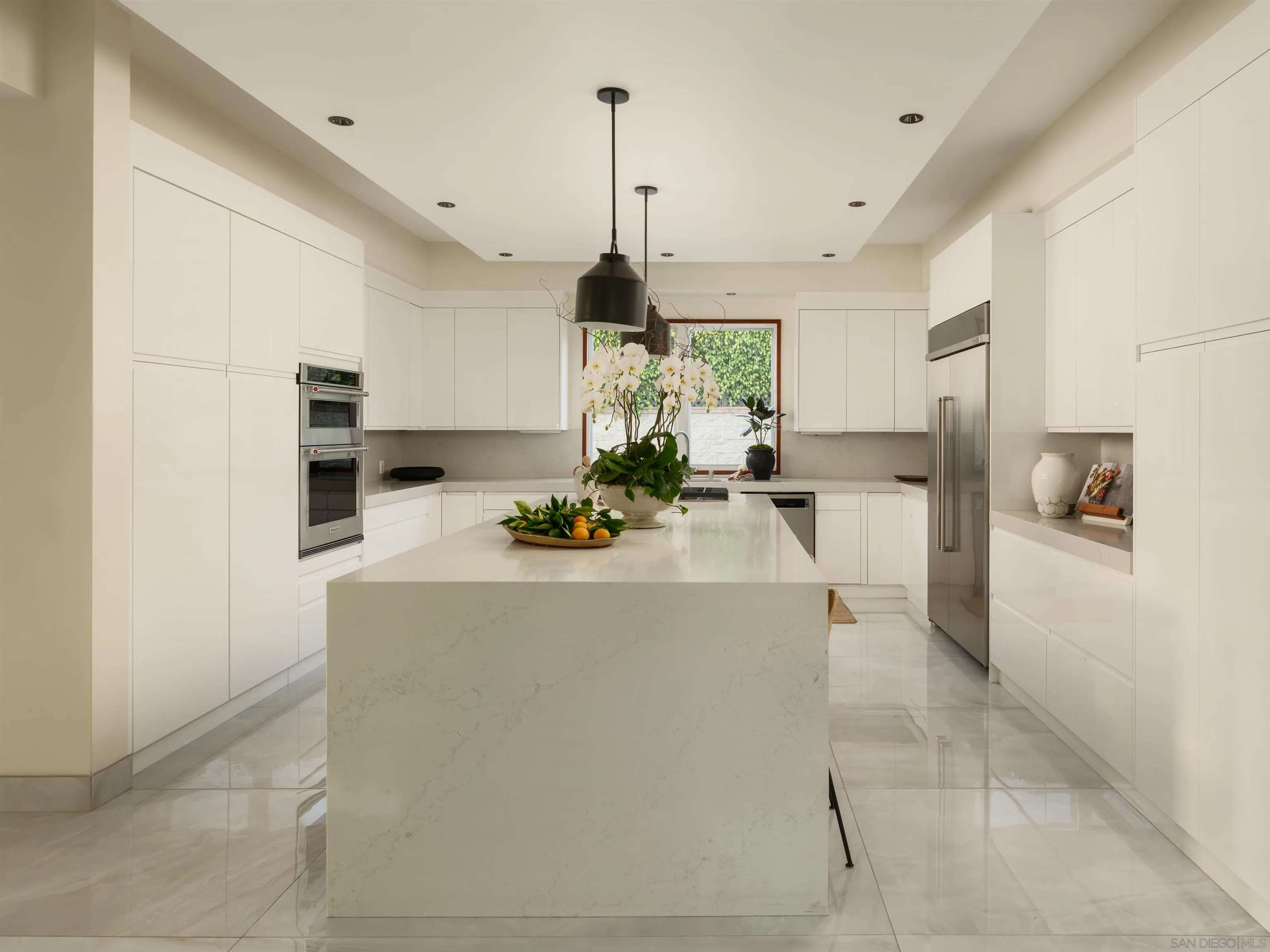 https://cdn.realtyfeed.com/cdn/127/260018396/b72130b9d1d0649f21f793b626f5bcee.webp