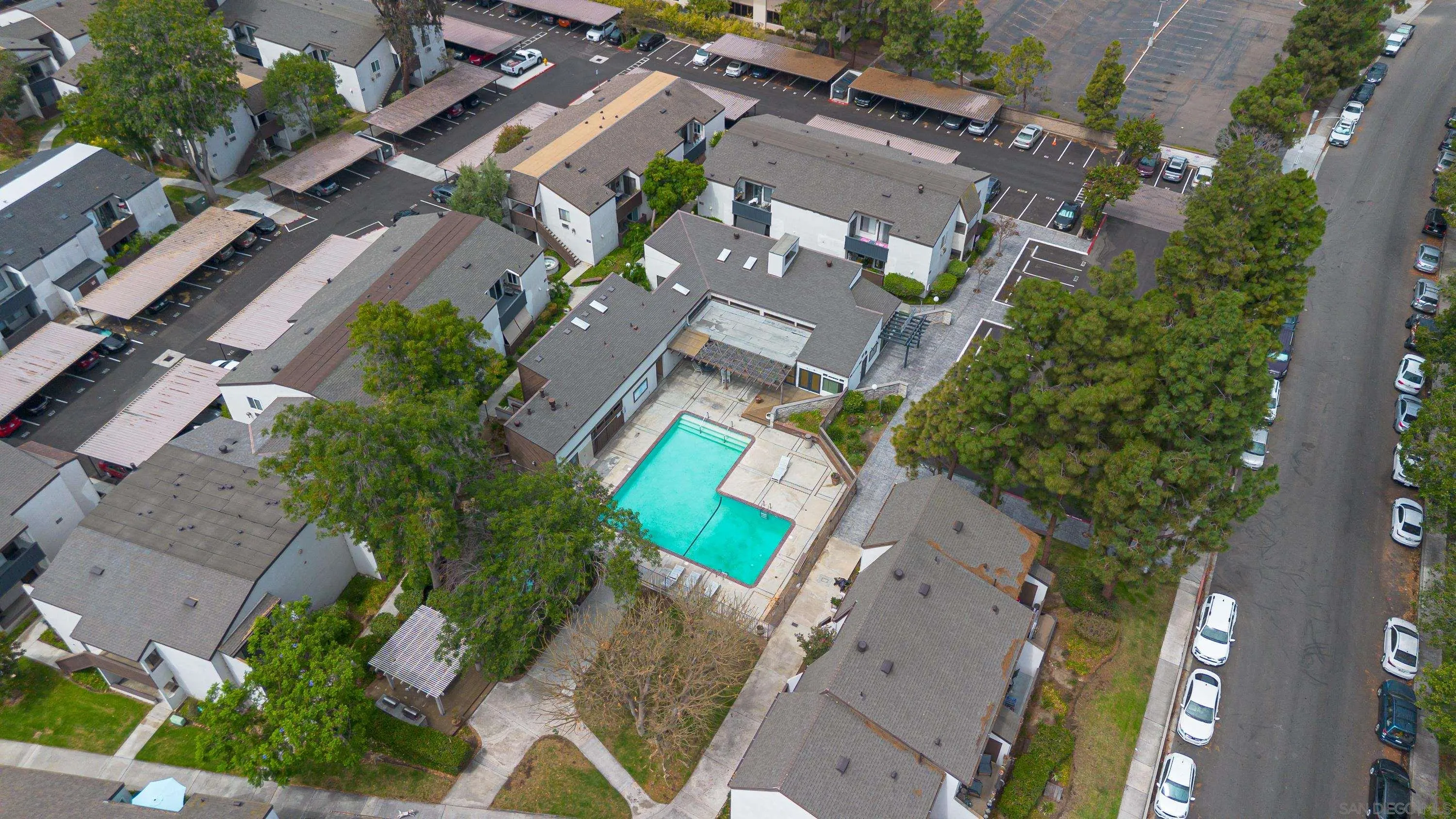 https://cdn.realtyfeed.com/cdn/127/260018401/1c0a96ad80b3b4f506eff3017528fa97.webp
