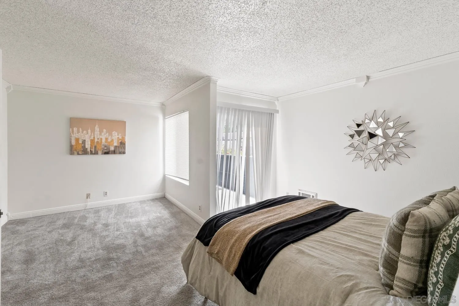 https://cdn.realtyfeed.com/cdn/127/260018401/aa79ca1c5baac47910492296f1b43092.webp