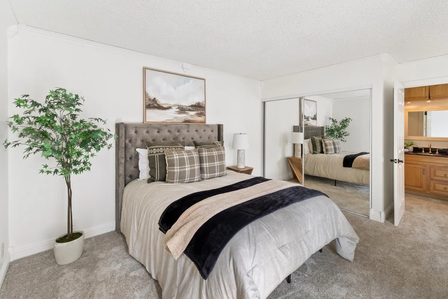 https://cdn.realtyfeed.com/cdn/127/260018401/eec16b70ec7dc100548acad941fc8865.webp