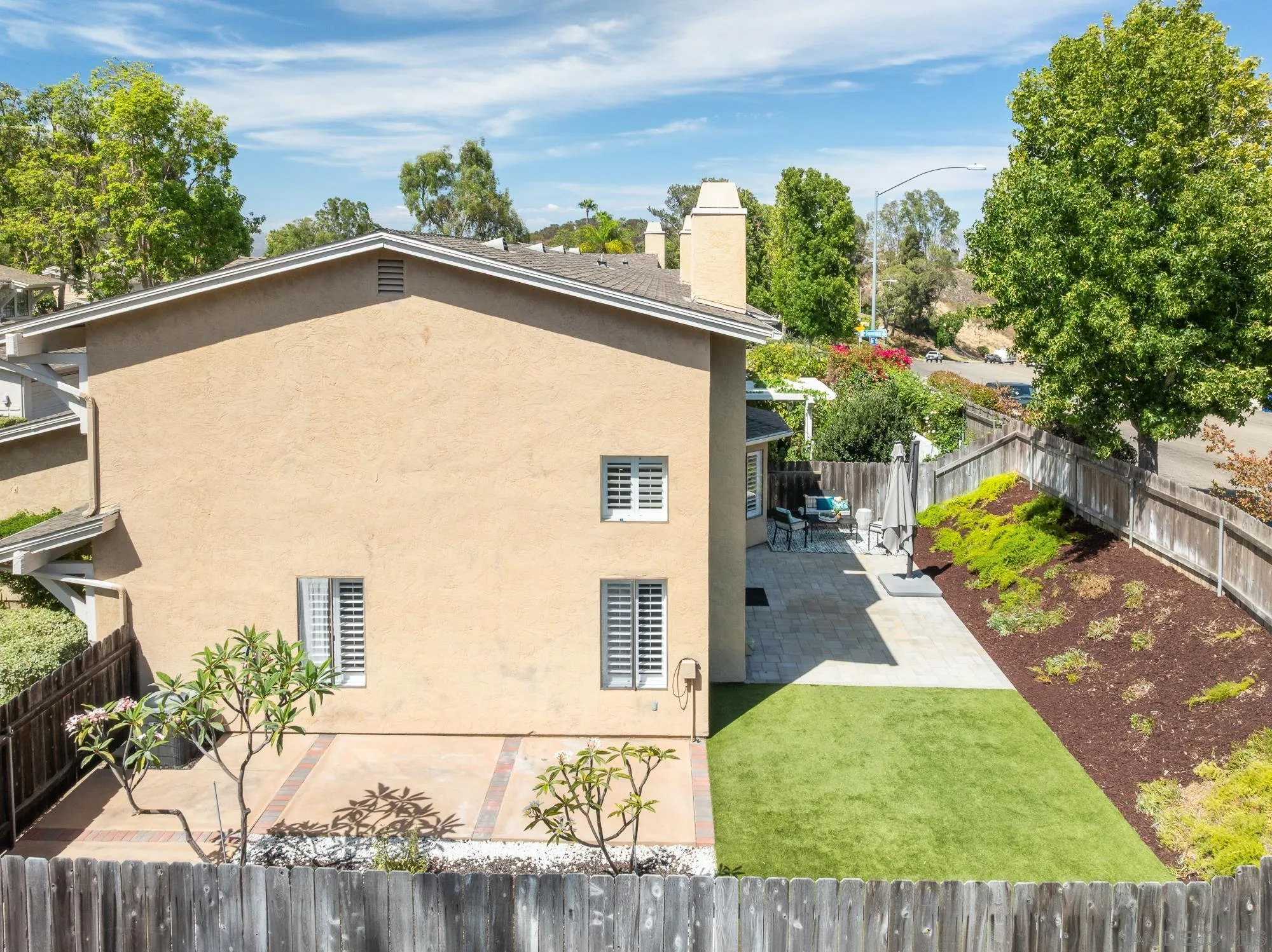 https://cdn.realtyfeed.com/cdn/127/260018402/703cc3beb2a9b0a264eae948f0ffb31c.webp