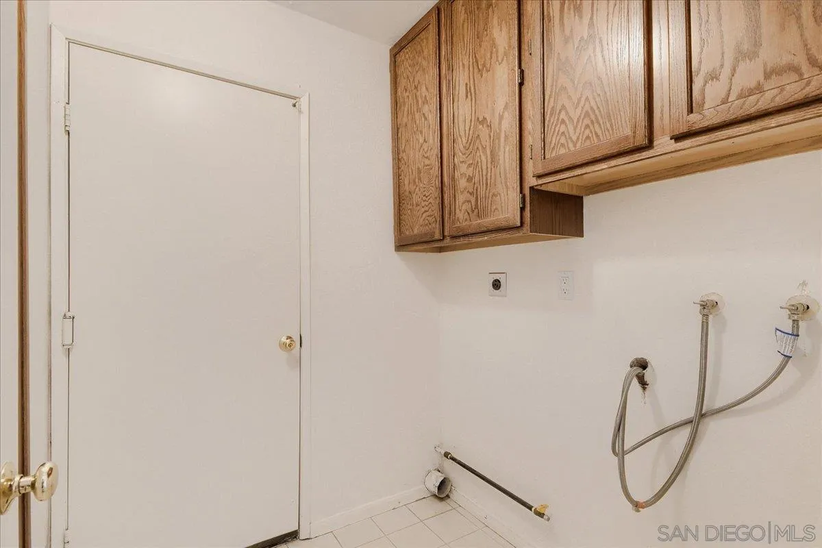 https://cdn.realtyfeed.com/cdn/127/260018409/15cd0304bea7a67f7a64b6e3e7562eb3.webp