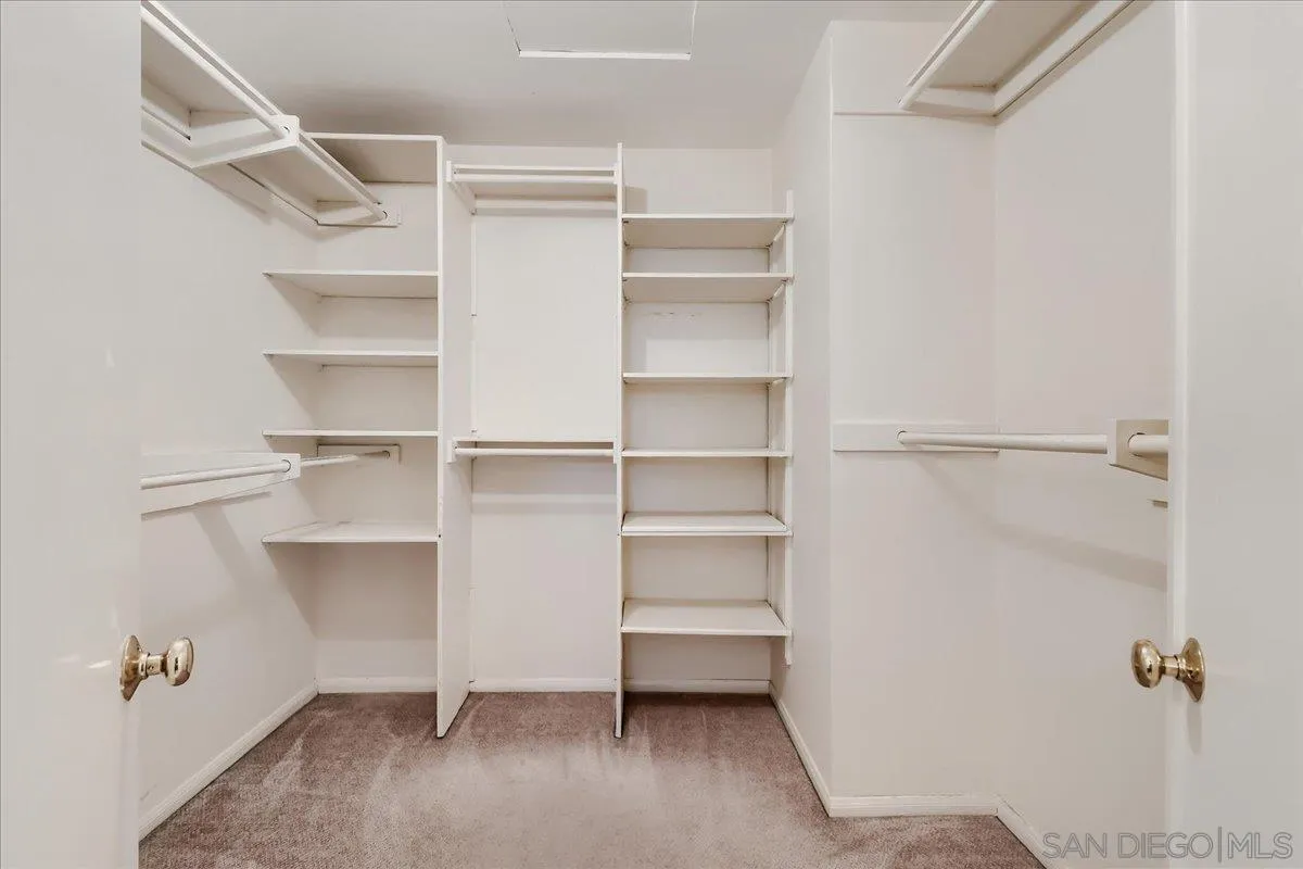 https://cdn.realtyfeed.com/cdn/127/260018409/46becc282ebaaf31dc687557932b4c1c.webp
