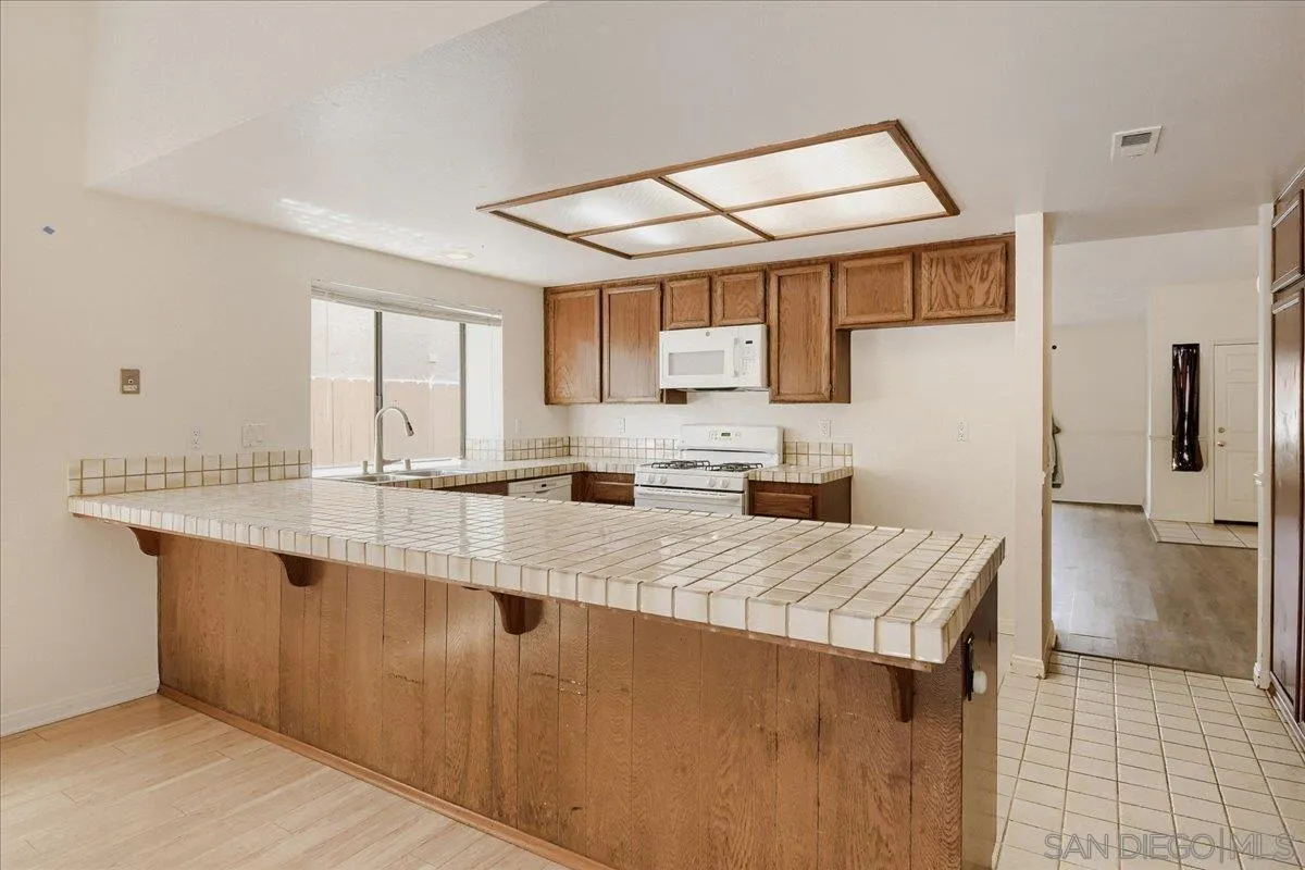 https://cdn.realtyfeed.com/cdn/127/260018409/58a156b932e54129dfd0f38de246bad8.webp