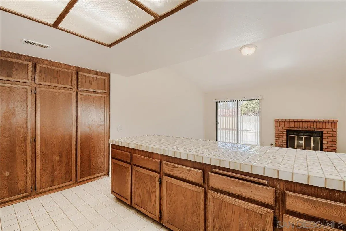 https://cdn.realtyfeed.com/cdn/127/260018409/b714a74668a03427312dc8453d5cfb77.webp