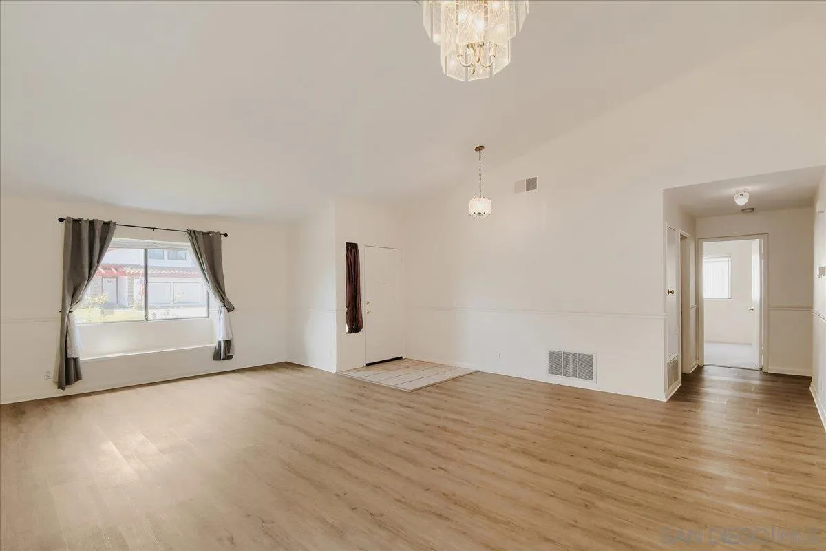 https://cdn.realtyfeed.com/cdn/127/260018409/baa45cb208f383d574d11ce1ad7ed503.webp