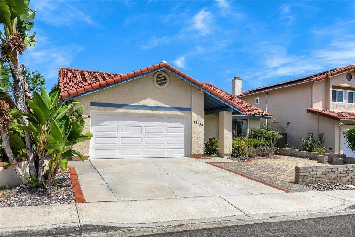 https://cdn.realtyfeed.com/cdn/127/260018409/cabae026feee5f1b221862945173f1e5.webp