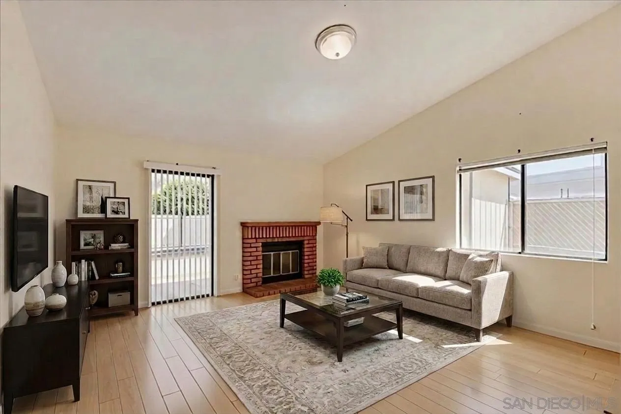 https://cdn.realtyfeed.com/cdn/127/260018409/d844a19c402ae3a2234239e1b2b80ae3.webp