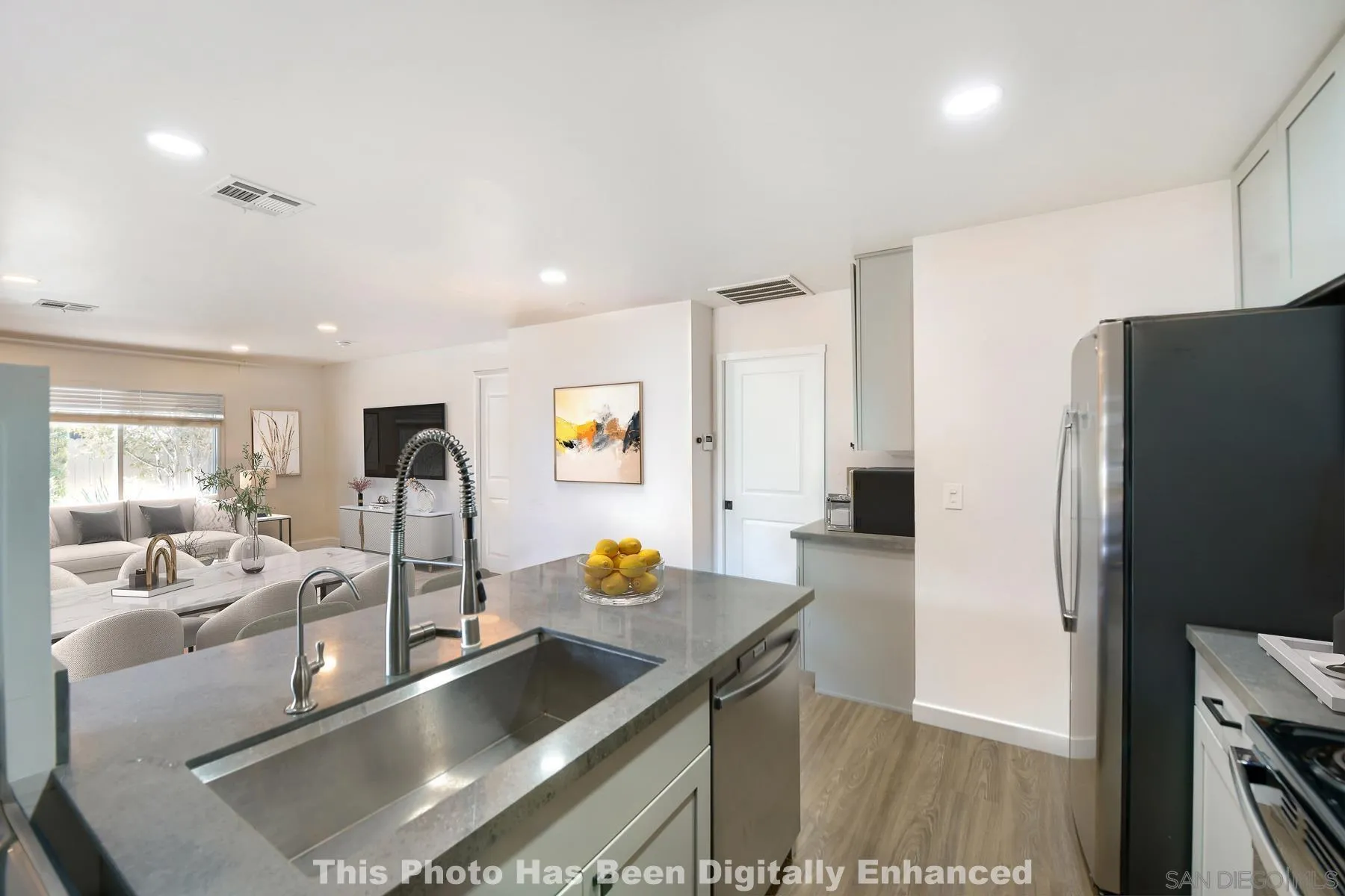 https://cdn.realtyfeed.com/cdn/127/260018410/e996a7341ed47993331492cf3003233e.webp