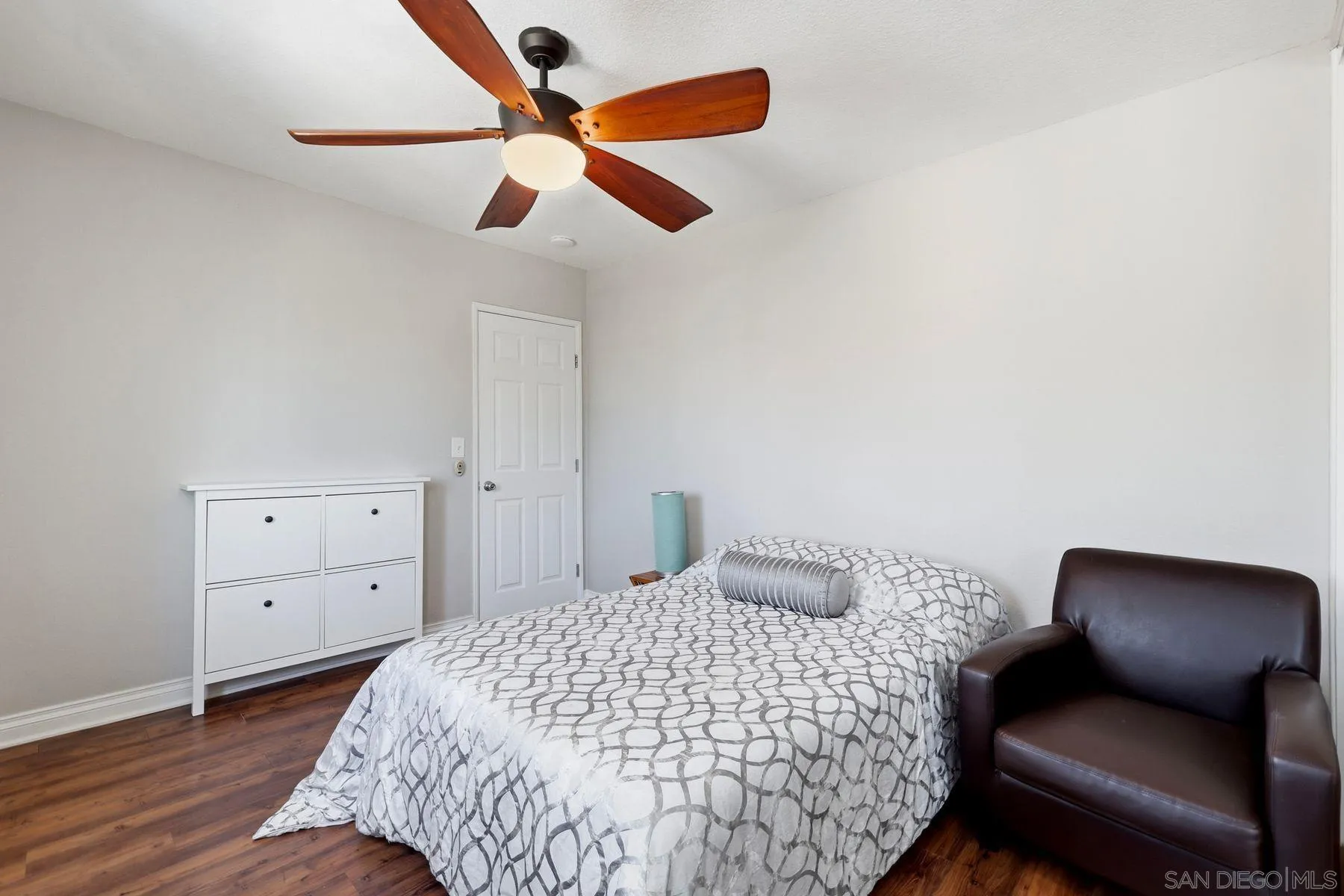 https://cdn.realtyfeed.com/cdn/127/260018412/1a6218a09d6e5f20dd12bc57e8121c41.webp