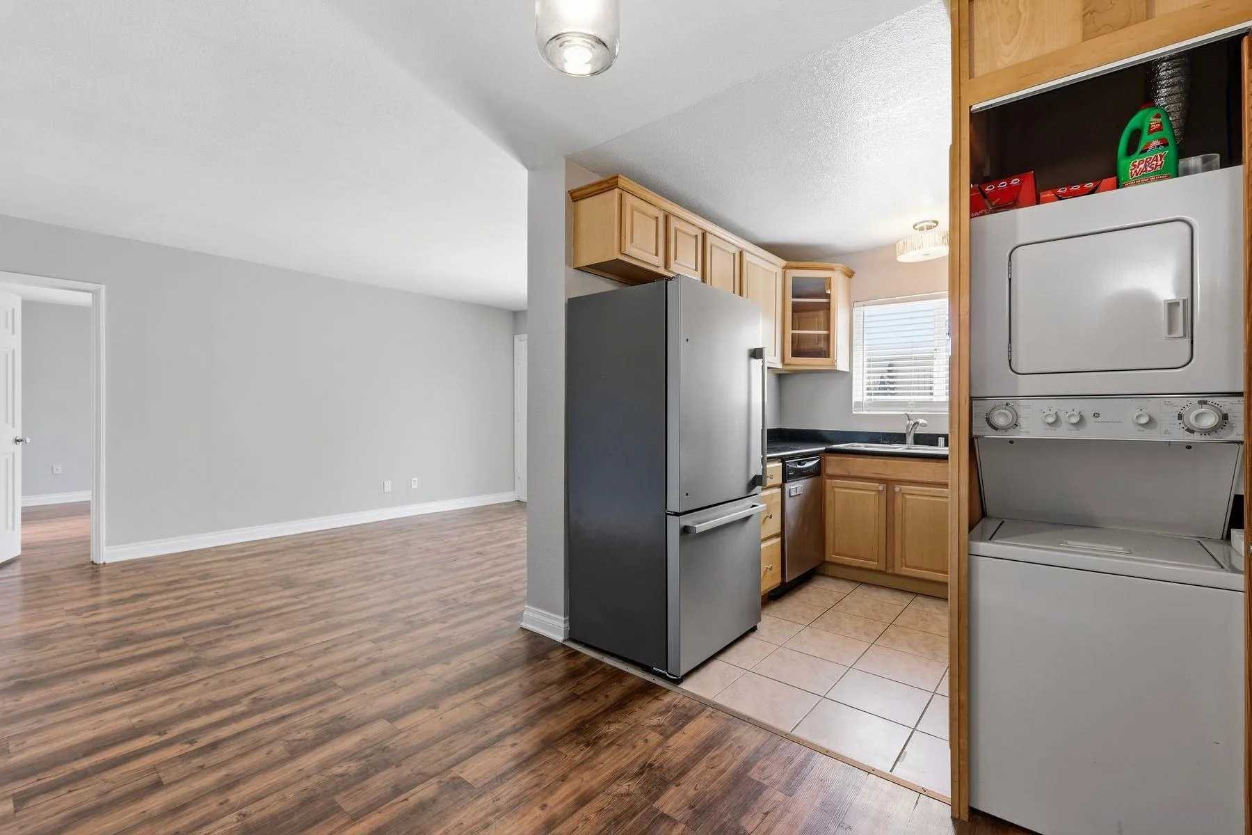 https://cdn.realtyfeed.com/cdn/127/260018412/41be1f1c4f4f5b2d67174703144d19cb.webp