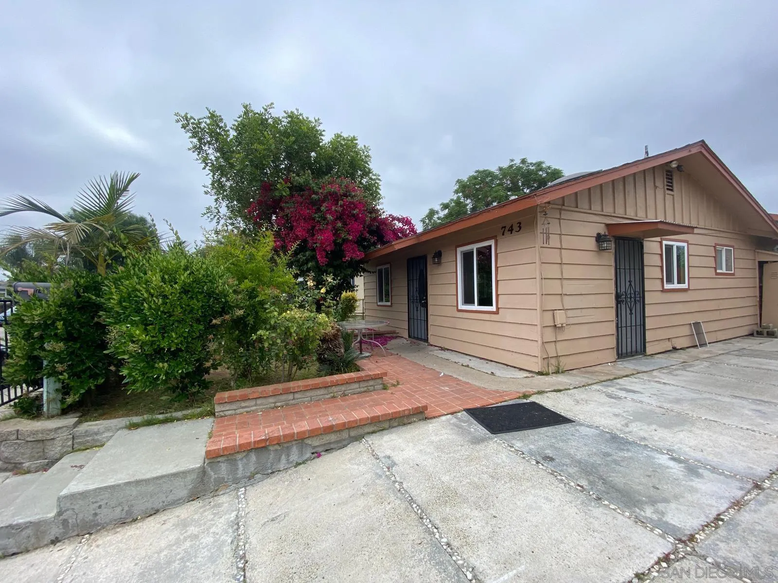 743 Park Pl, Escondido, CA 92025 - Main photo, Escondido, CA