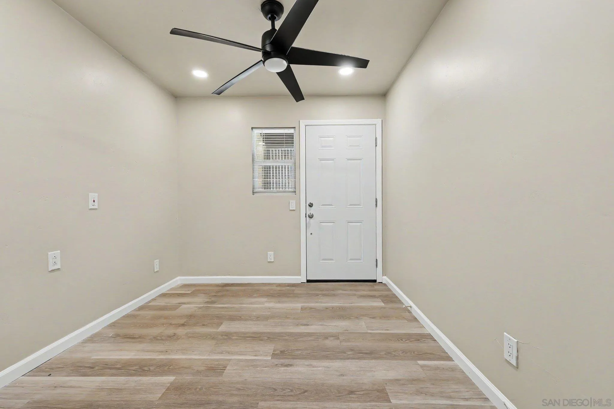 https://cdn.realtyfeed.com/cdn/127/260018415/39a51256245d8495a92c55ec14590165.webp
