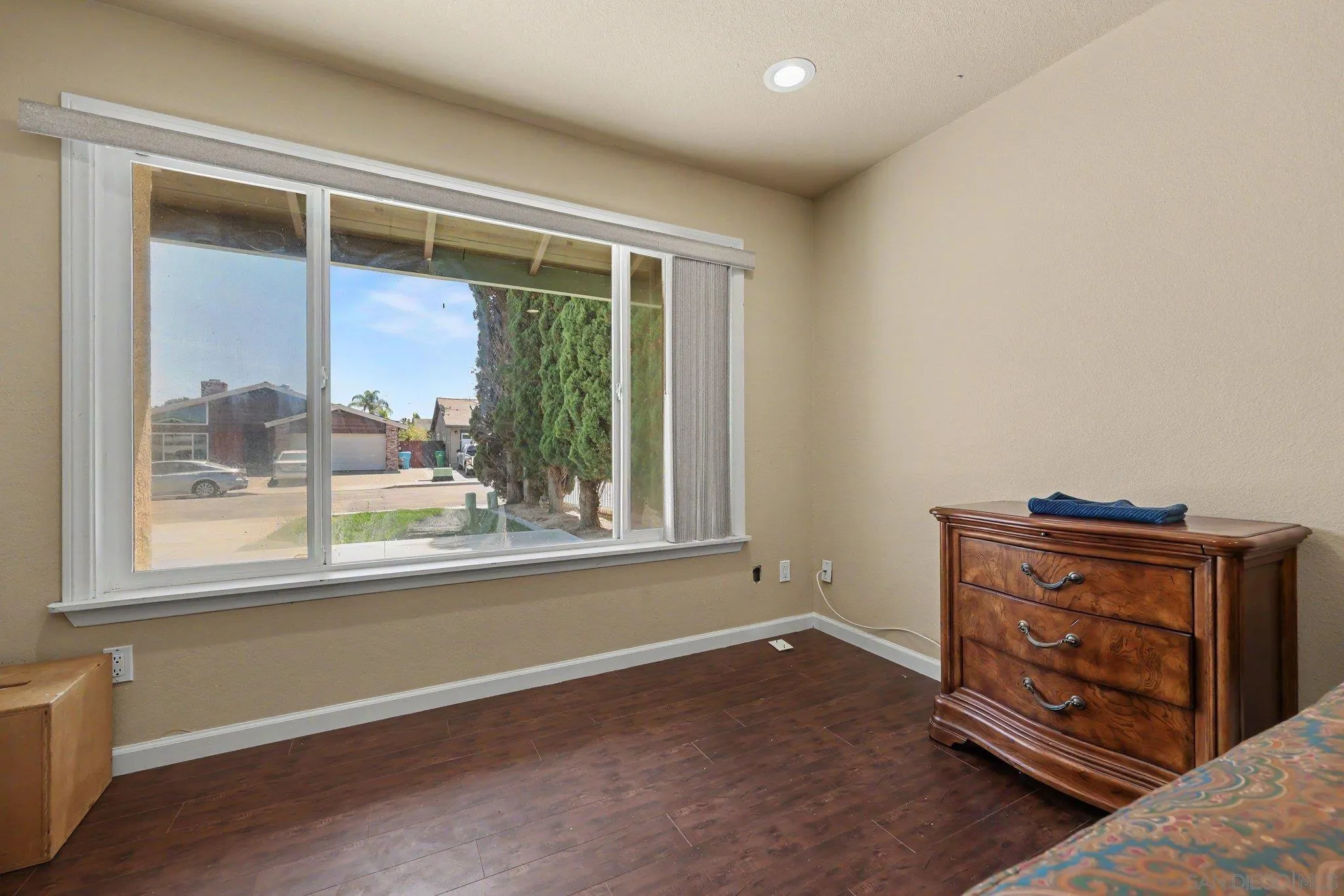 https://cdn.realtyfeed.com/cdn/127/260018415/5371fcc2c390b3f58921b64a0c3be659.webp