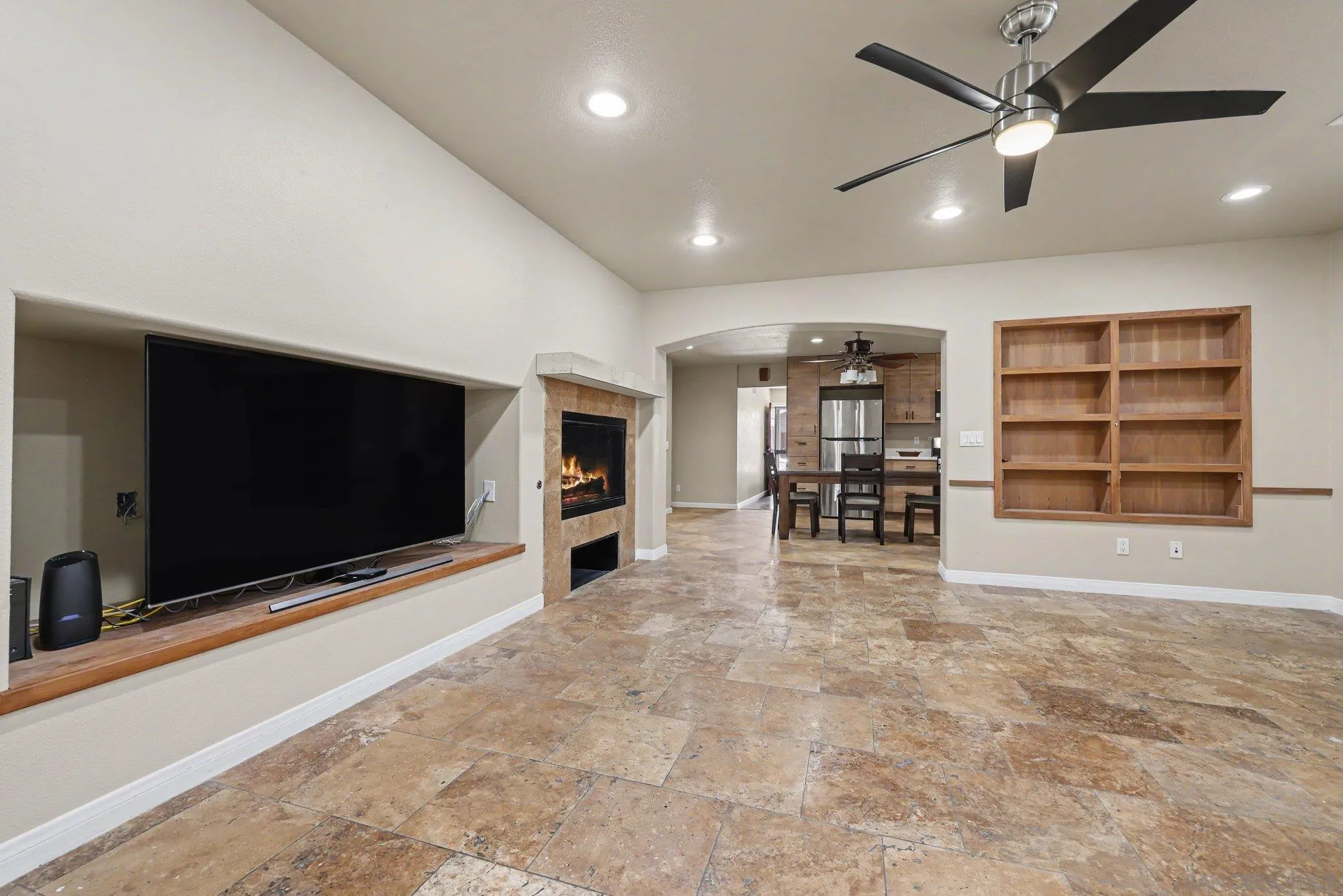 https://cdn.realtyfeed.com/cdn/127/260018415/62d2bb25746590851a5bb968ca525895.webp