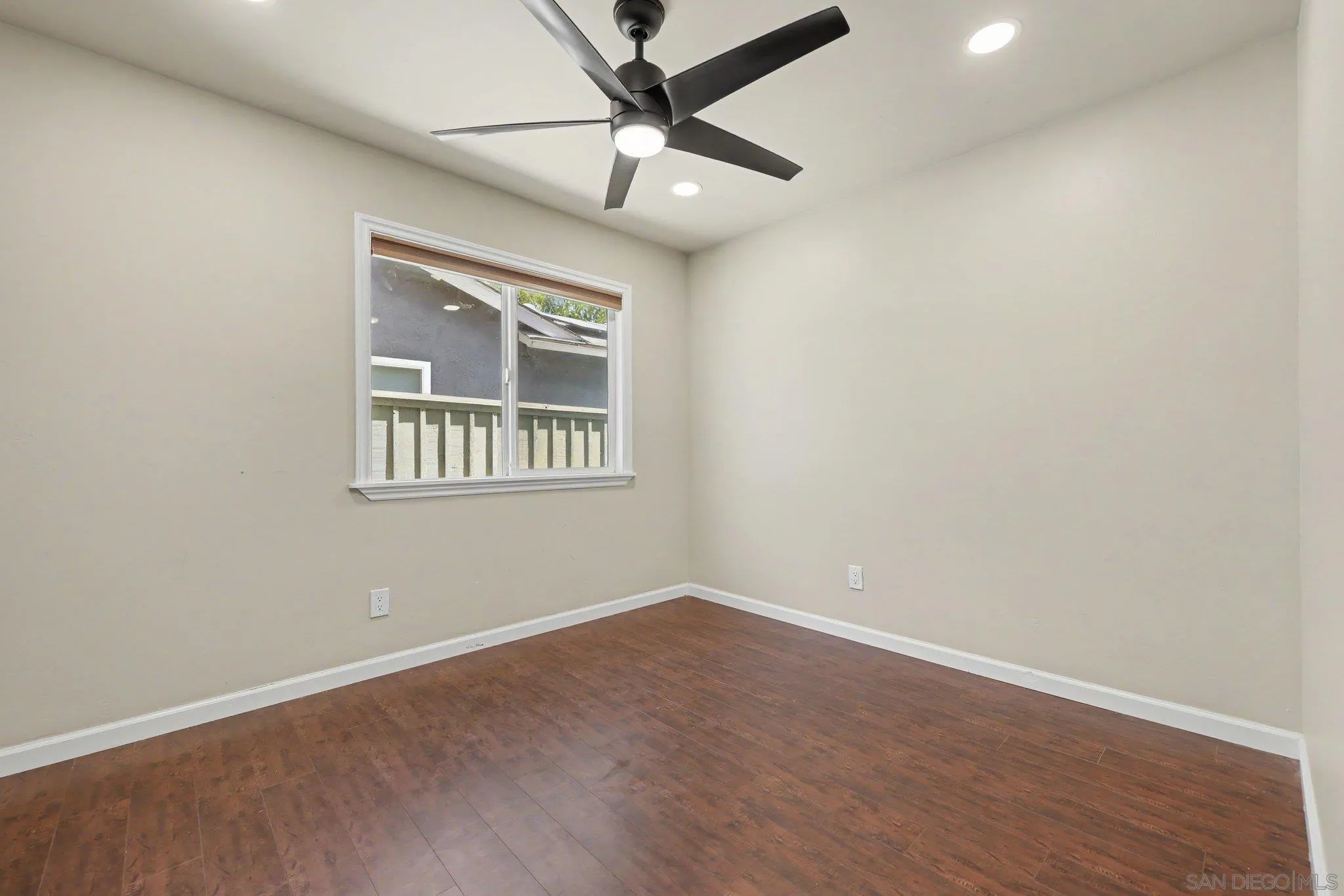 https://cdn.realtyfeed.com/cdn/127/260018415/803f71353f7261c00054ee58d1891ae8.webp