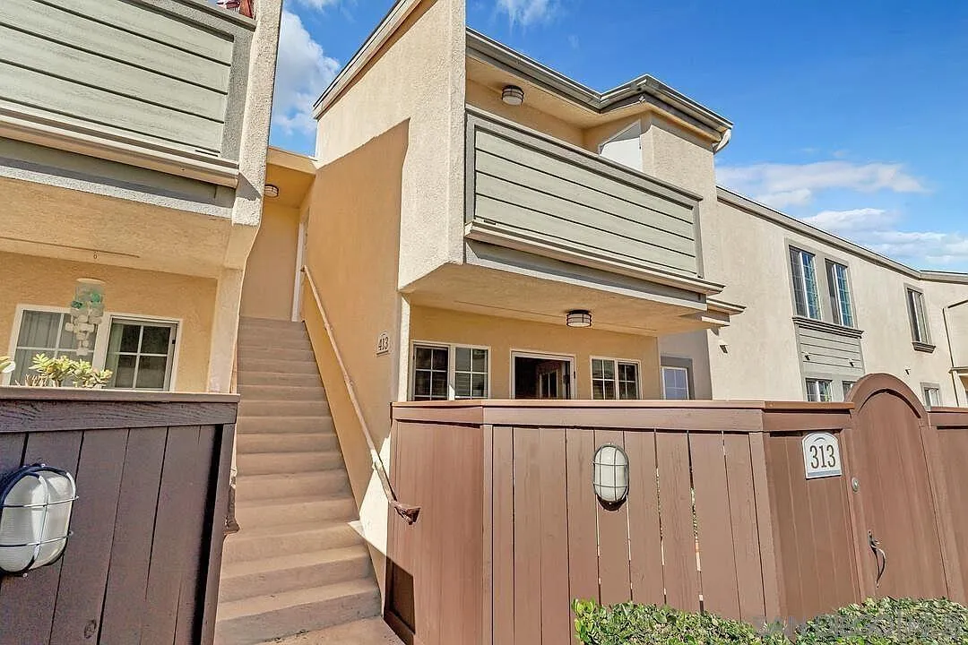 5252 Balboa Arms 216, San Diego CA 92117
