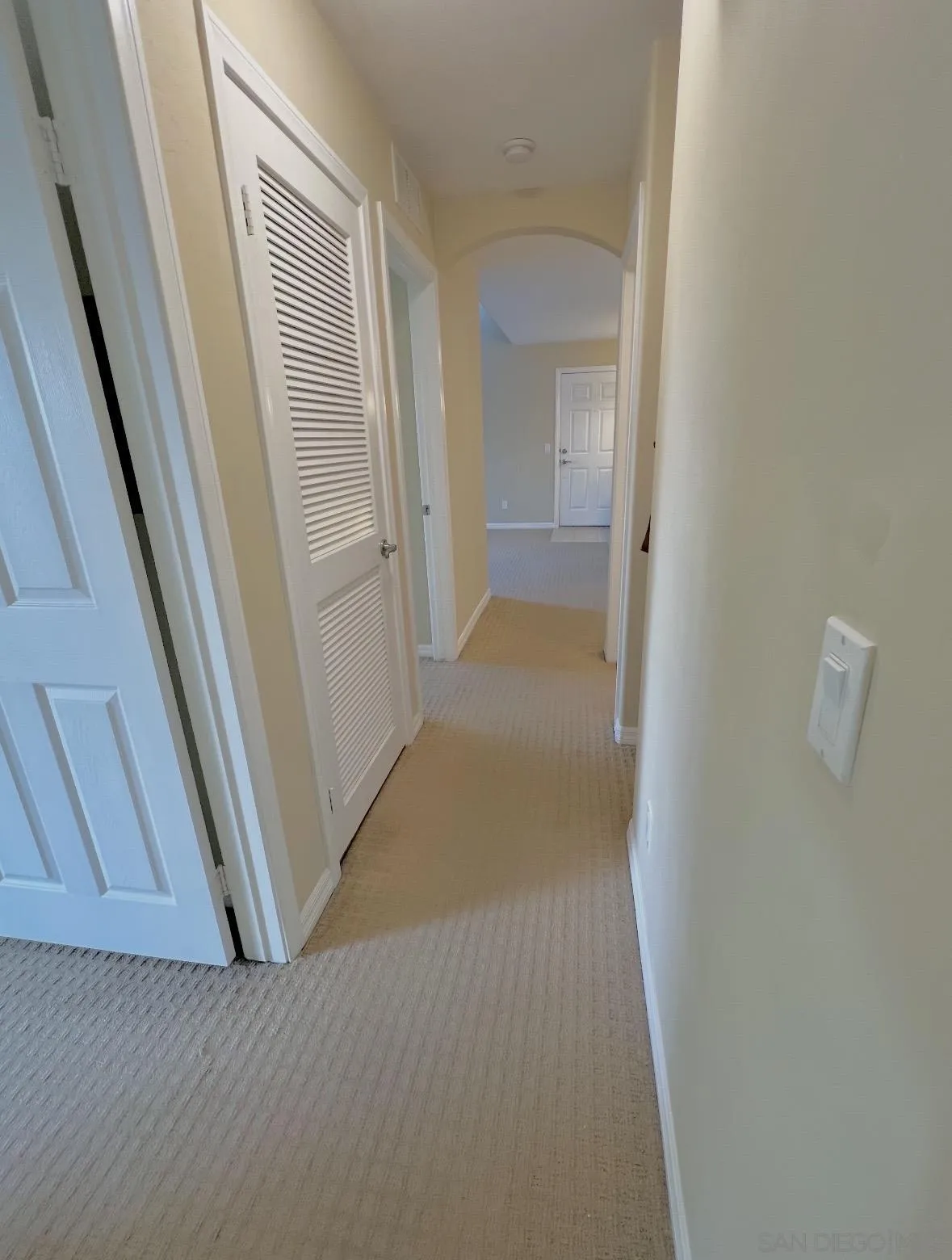 https://cdn.realtyfeed.com/cdn/127/260018416/eb28d4c7bb659c0198cd005683d586ac.webp