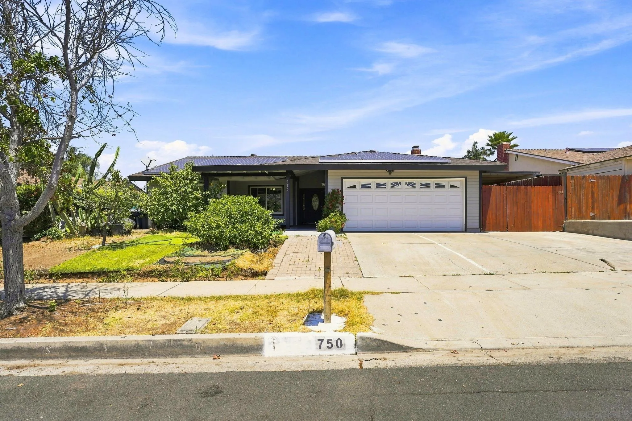 750 Linwood St, Escondido, CA 92027 - Main photo, Escondido, CA