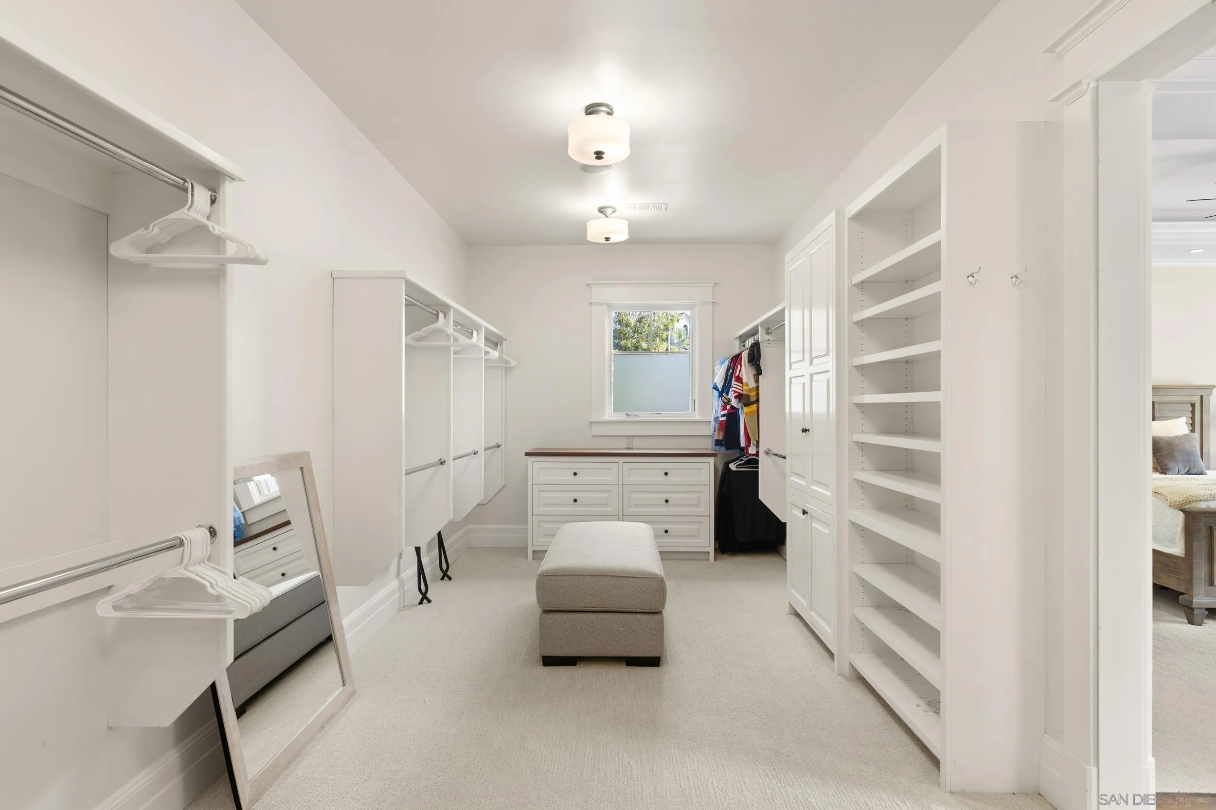 https://cdn.realtyfeed.com/cdn/127/260018439/0106449fed2bf4fbcbf35acbf8801e50.webp
