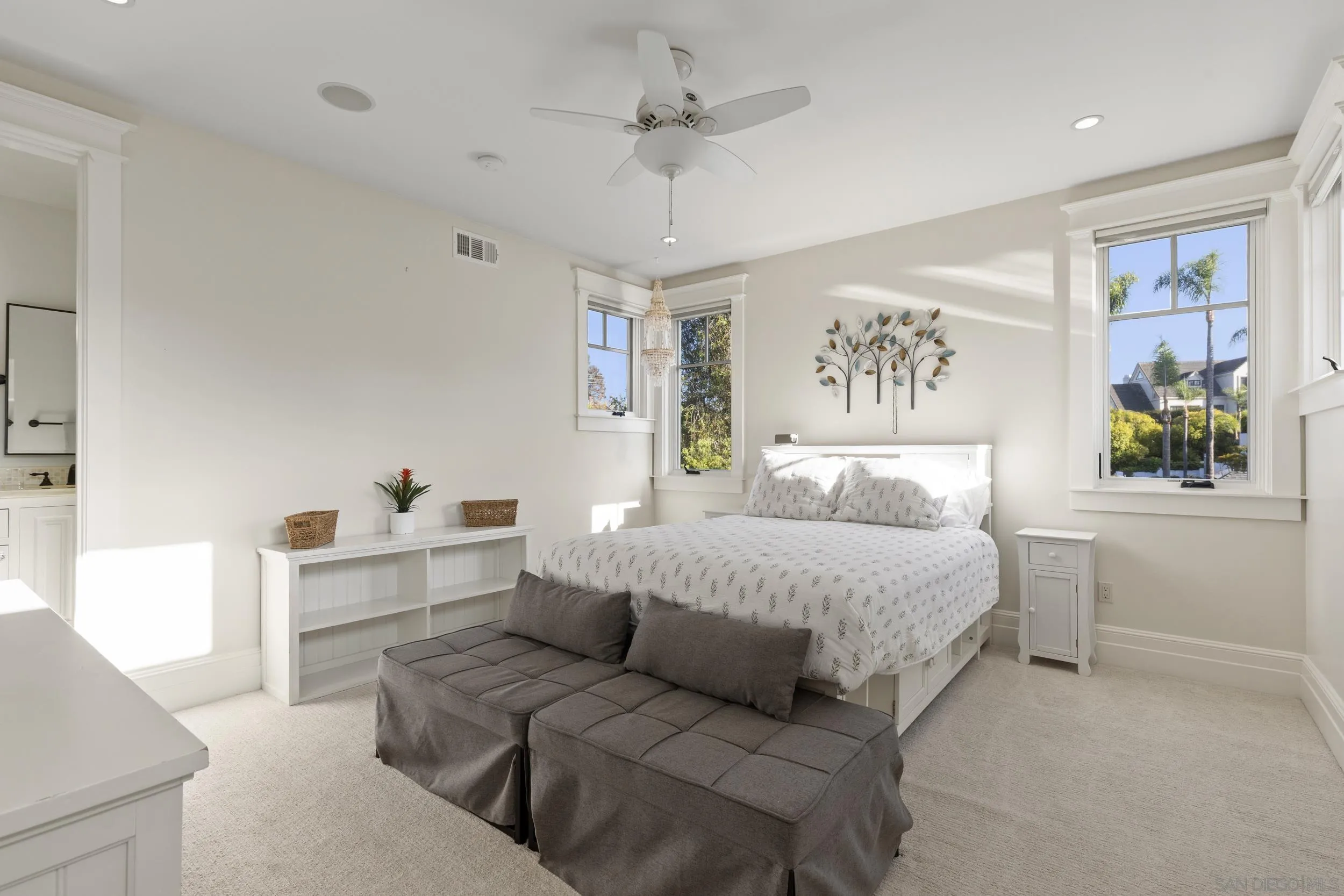 https://cdn.realtyfeed.com/cdn/127/260018439/056d1a6676536cb945c655aa9151b3fa.webp