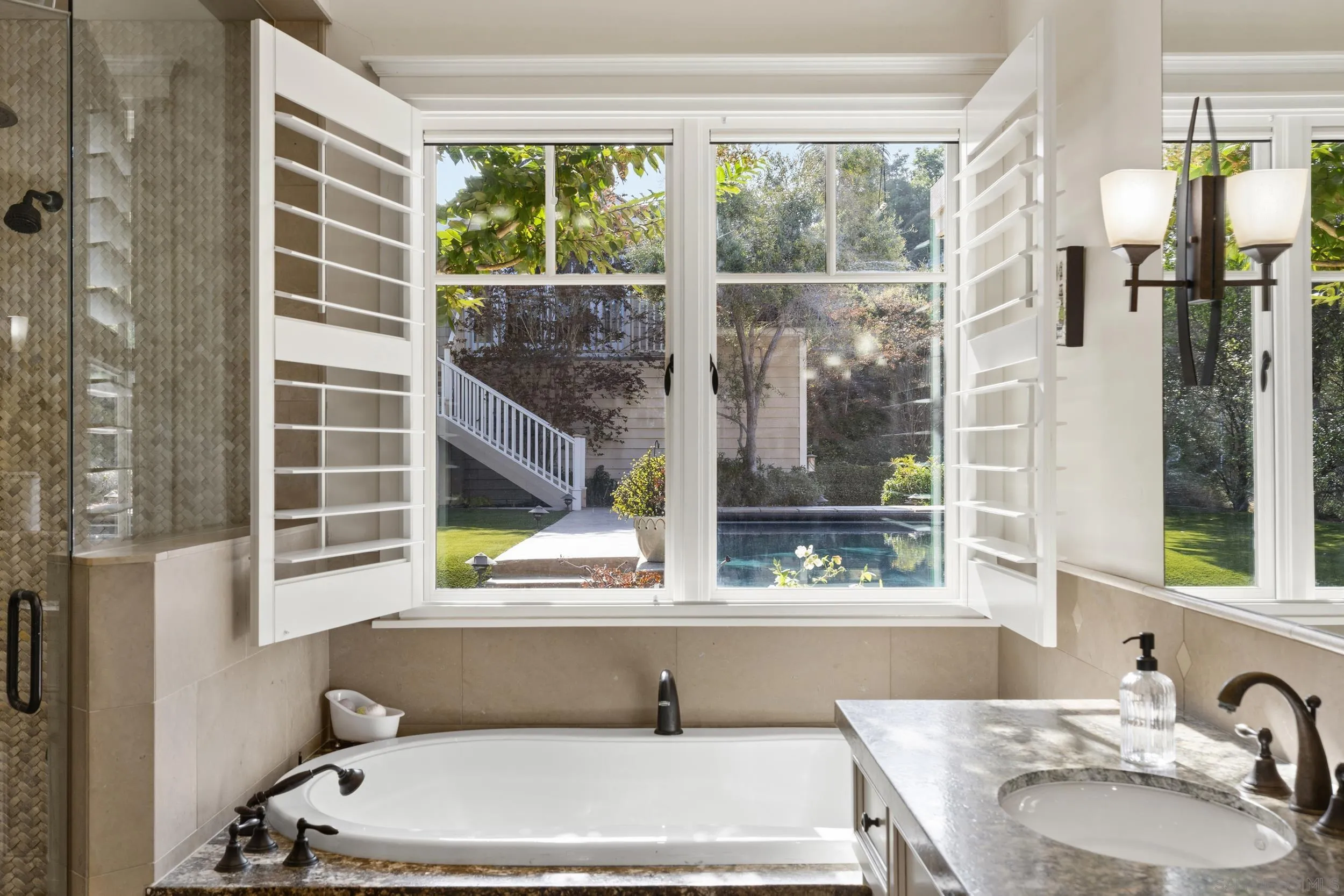 https://cdn.realtyfeed.com/cdn/127/260018439/11e39cb4ee95a59615ac7a4f72bbaa93.webp