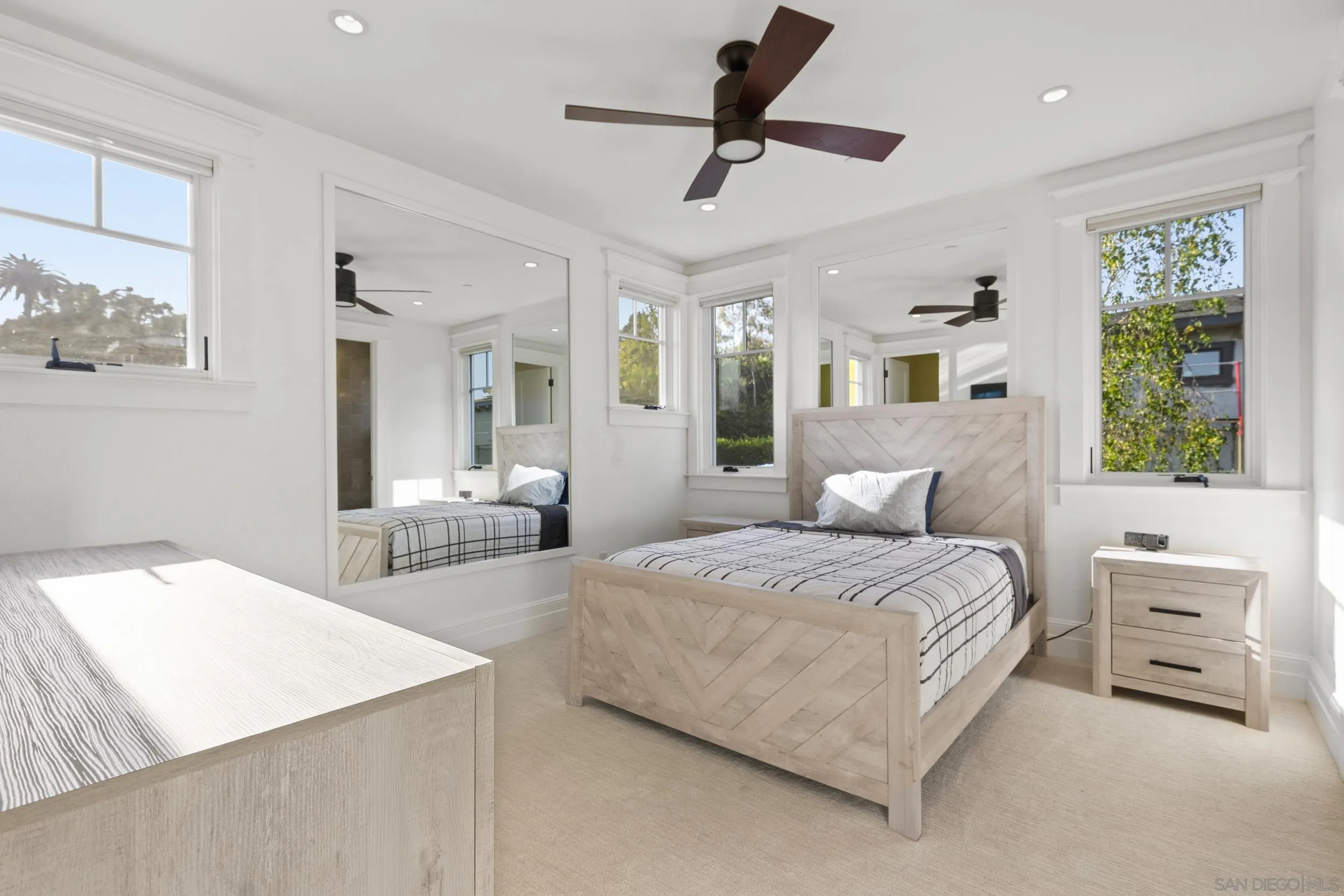 https://cdn.realtyfeed.com/cdn/127/260018439/30e5124fb00a2196c5101189ccb130a3.webp