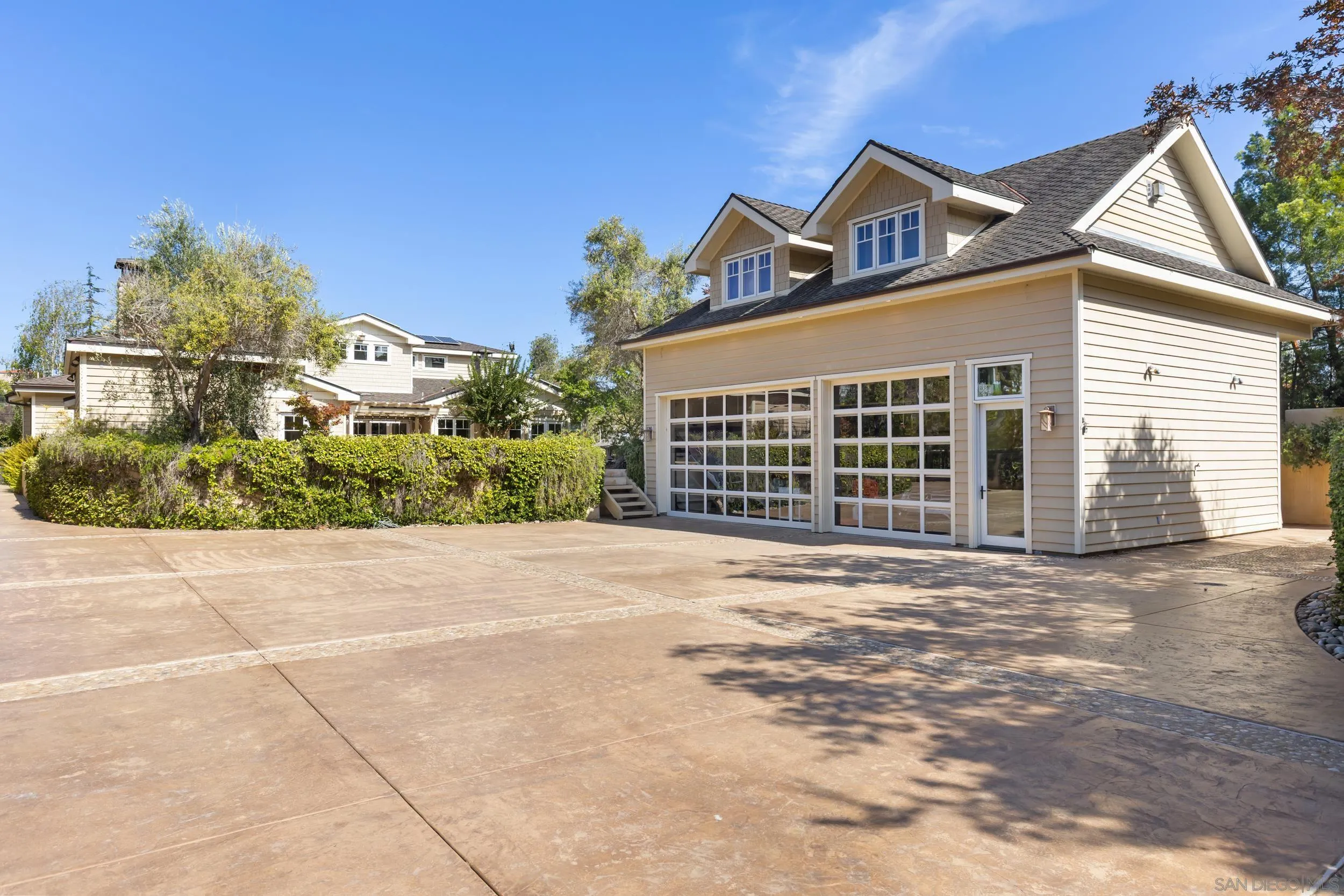https://cdn.realtyfeed.com/cdn/127/260018439/5203905d93c7e794daf40553127de5c8.webp
