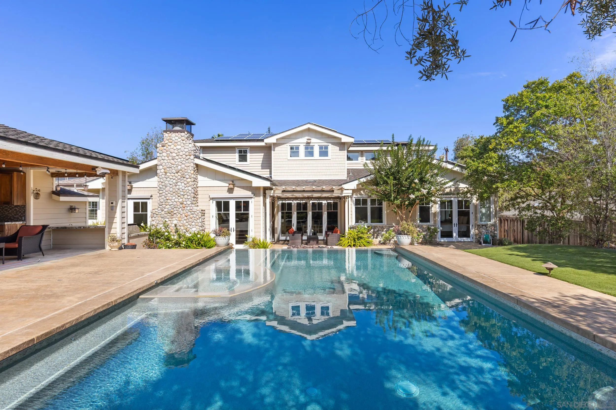https://cdn.realtyfeed.com/cdn/127/260018439/562c603deaf9d6e928f604c9d33f835c.webp