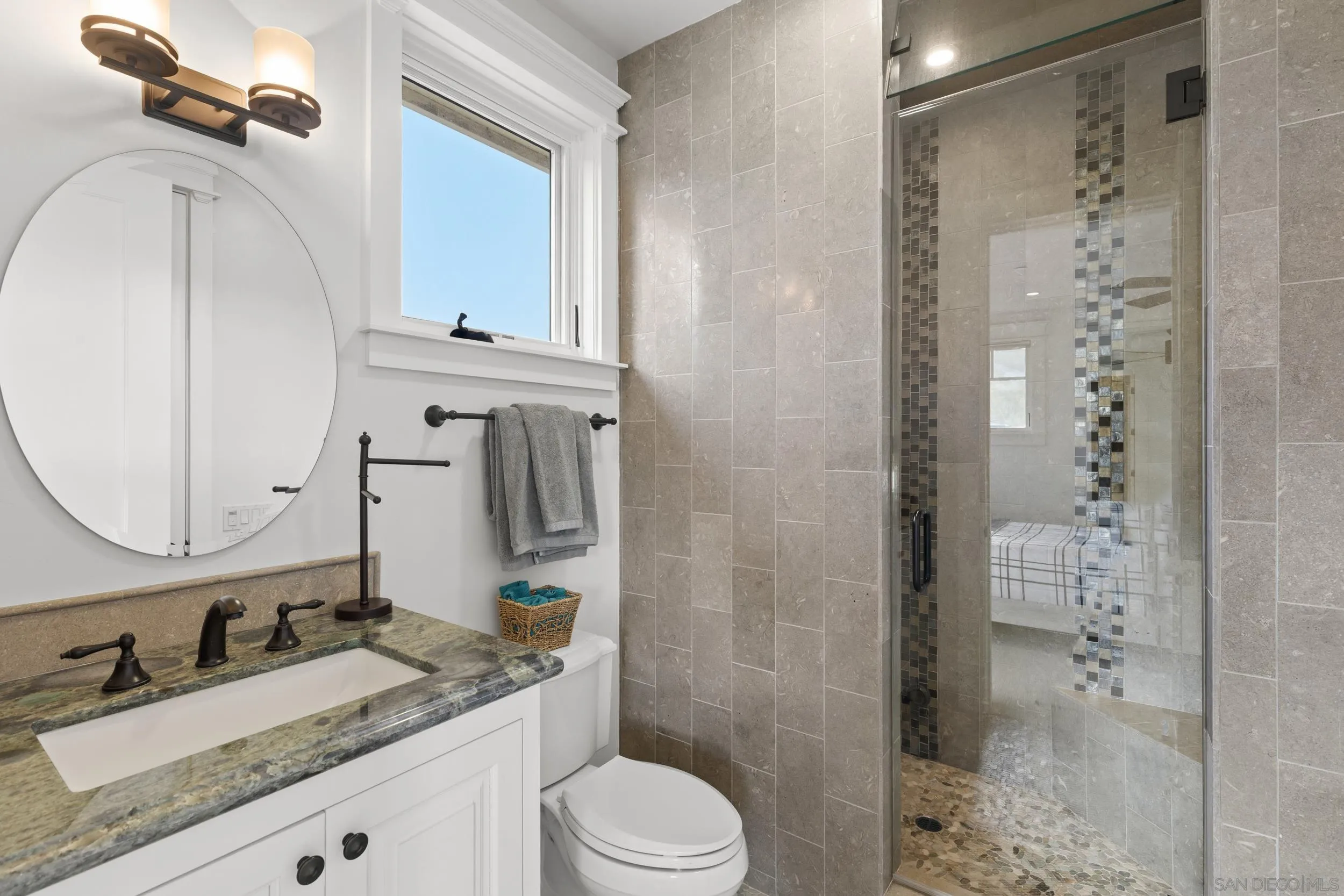 https://cdn.realtyfeed.com/cdn/127/260018439/5ef11983287d5382c42cb6b2d8bd8565.webp