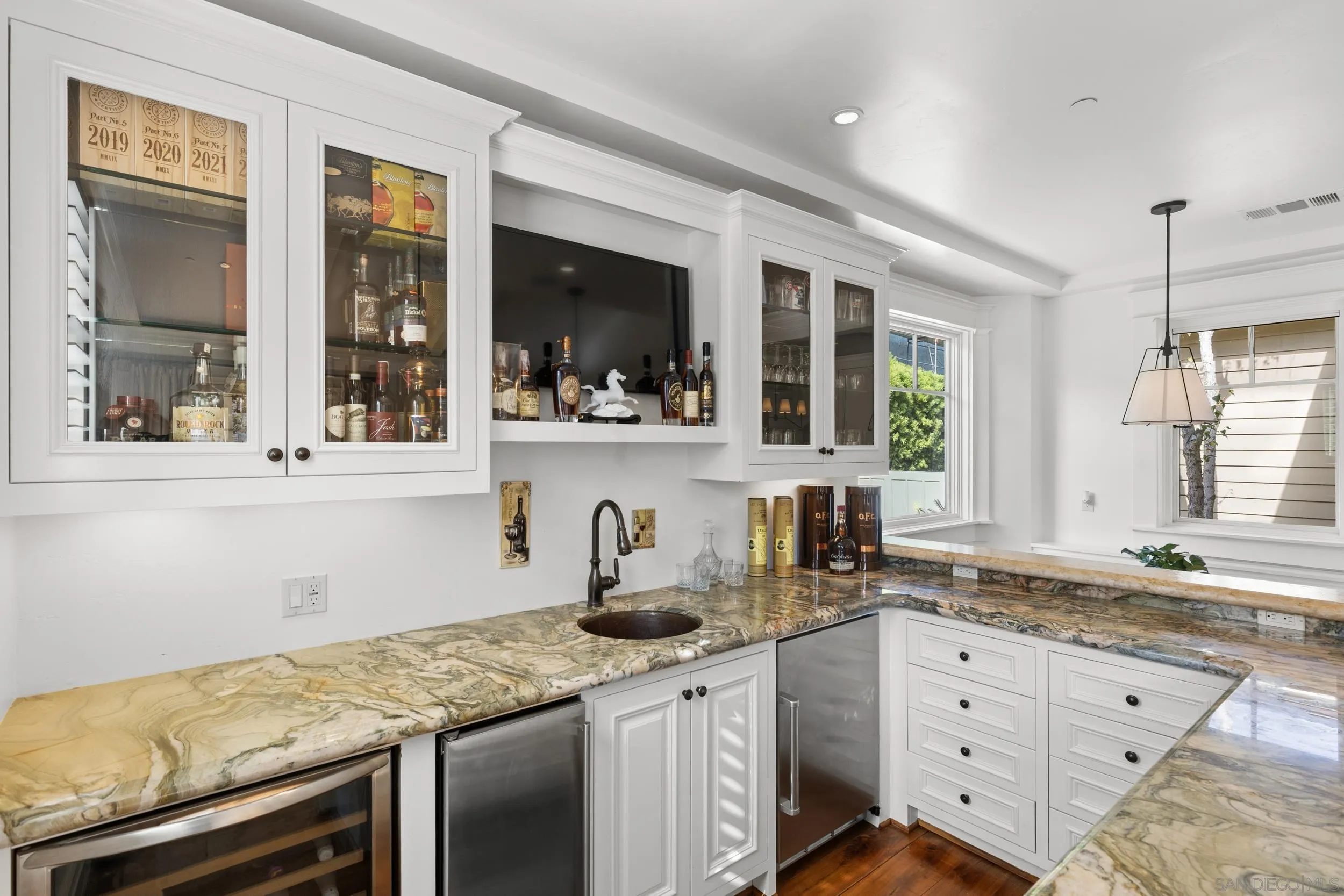 https://cdn.realtyfeed.com/cdn/127/260018439/b83cec720a96021907bcc526c8deab86.webp