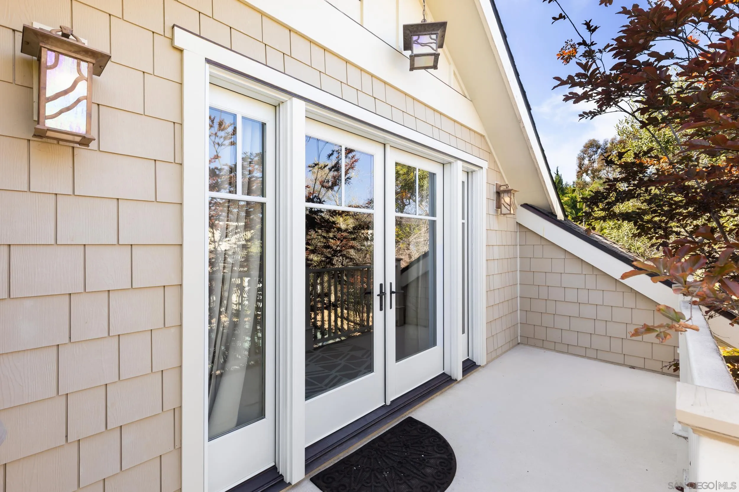 https://cdn.realtyfeed.com/cdn/127/260018439/baa1b5f88d0a9f4994f4ae71ff26730d.webp