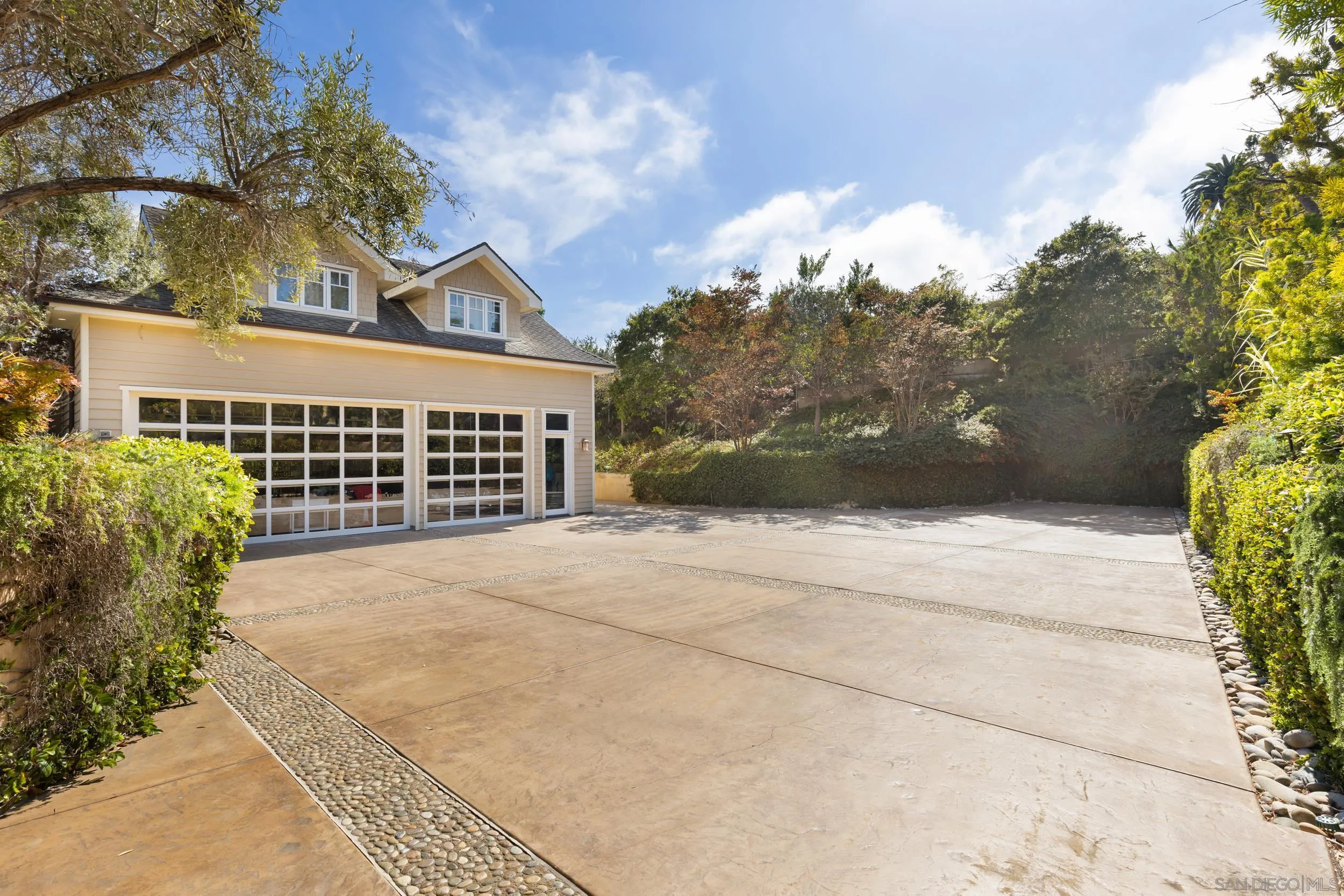 https://cdn.realtyfeed.com/cdn/127/260018439/bd0cf7d950cd1ca5973b64ce1ddc1fe9.webp
