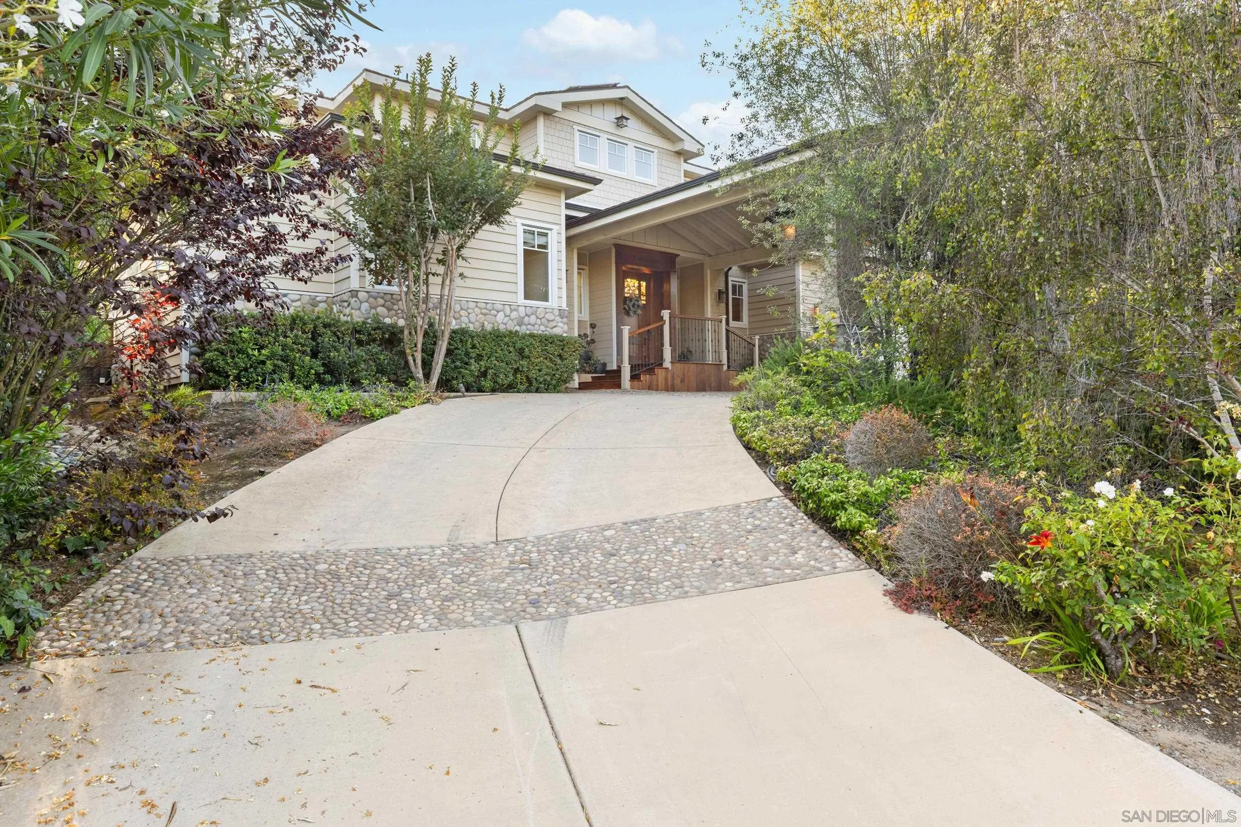 https://cdn.realtyfeed.com/cdn/127/260018439/be64f72426518e31e5fe1522f2cc390e.webp