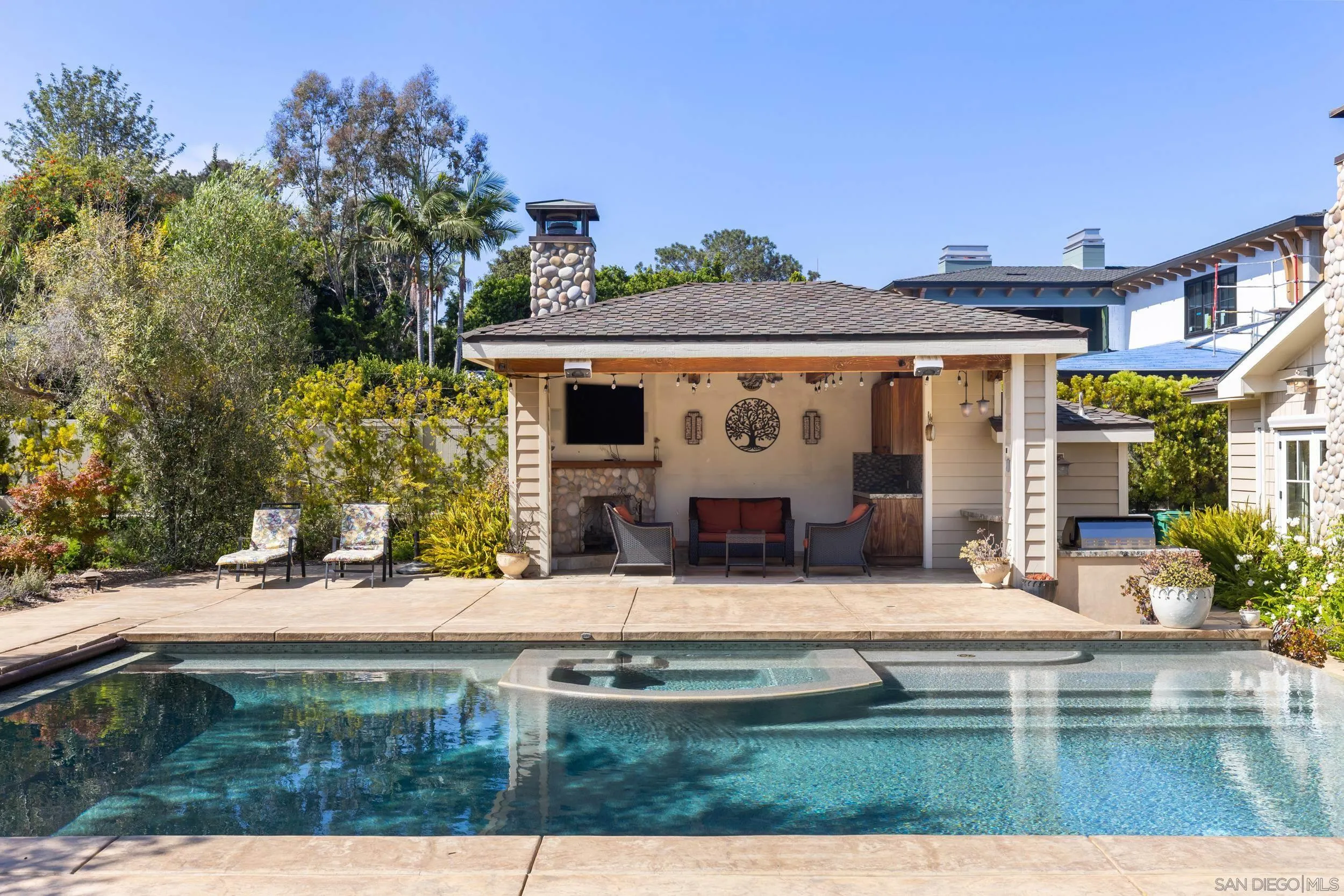 https://cdn.realtyfeed.com/cdn/127/260018439/d4d4349a45d4fb5106a46760b3edcbf7.webp
