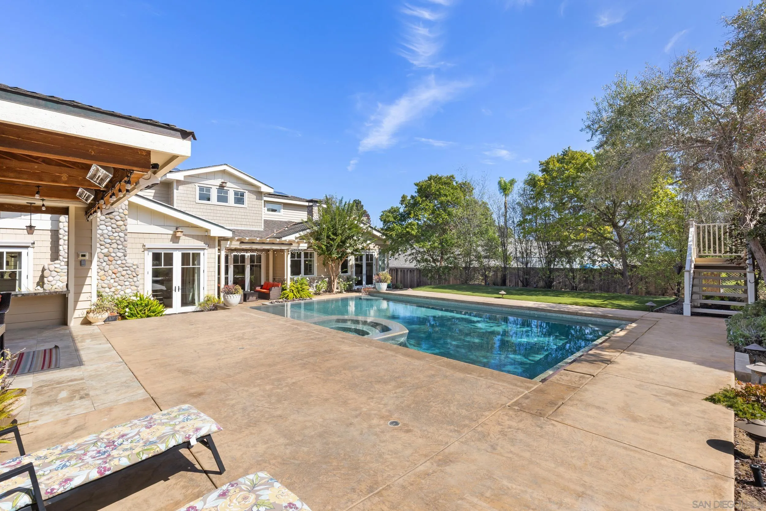 https://cdn.realtyfeed.com/cdn/127/260018439/e8ba1642107c9745f1424b72b8512d55.webp