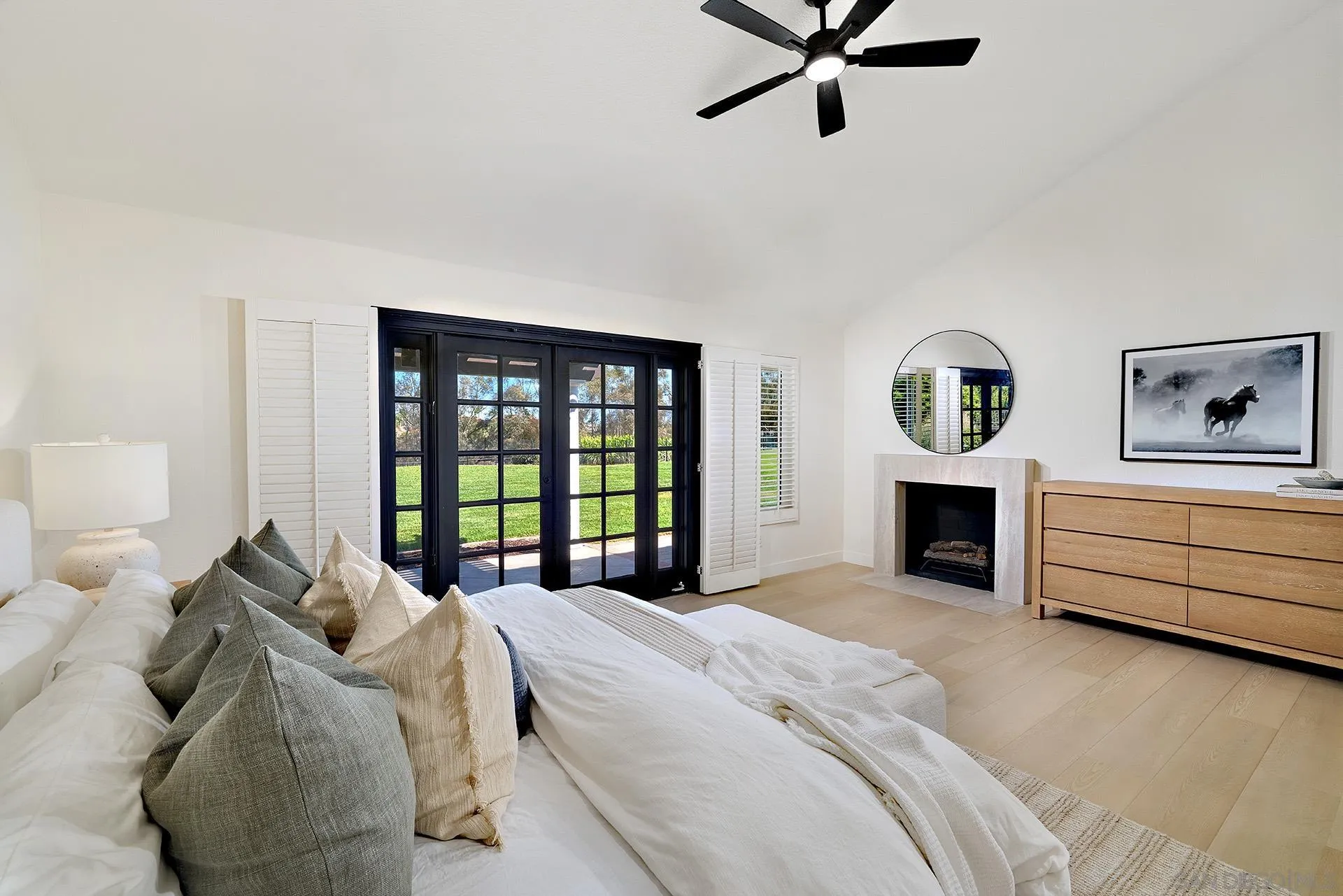 https://cdn.realtyfeed.com/cdn/127/260018447/08bd727aff948e7df3a0607fdf7957c6.webp