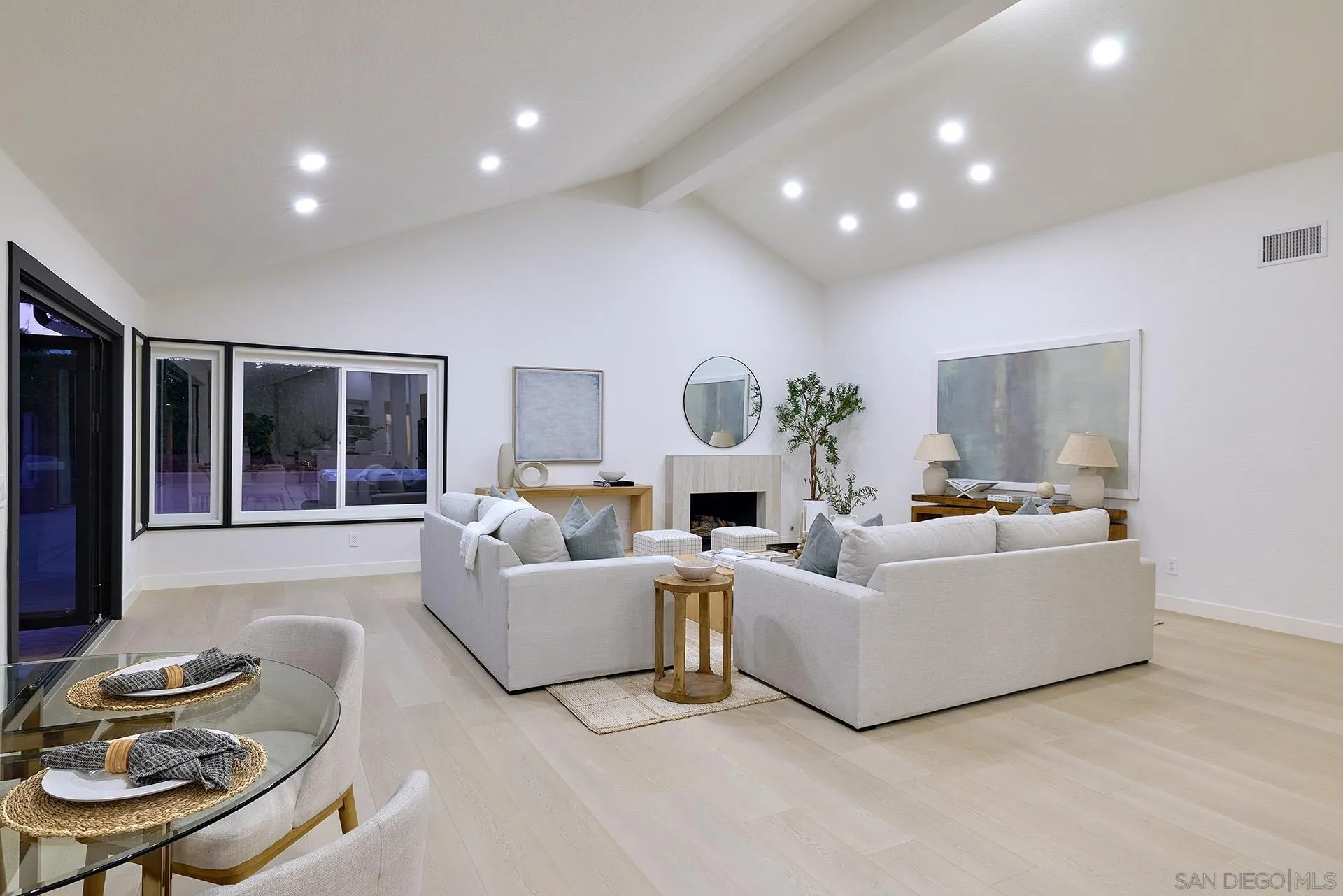 https://cdn.realtyfeed.com/cdn/127/260018447/18302436b6da064a001a57398c314d1a.webp