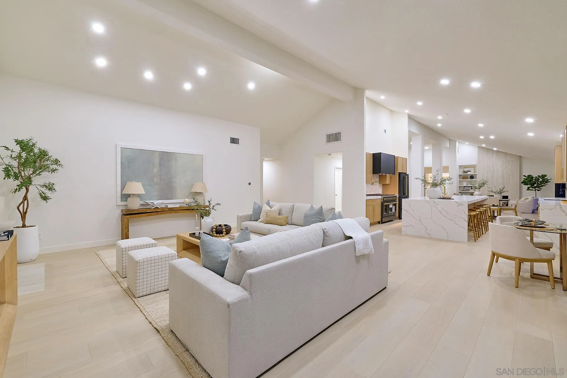 https://cdn.realtyfeed.com/cdn/127/260018447/3468996e3cca6c2b03aaae94483dec36.webp