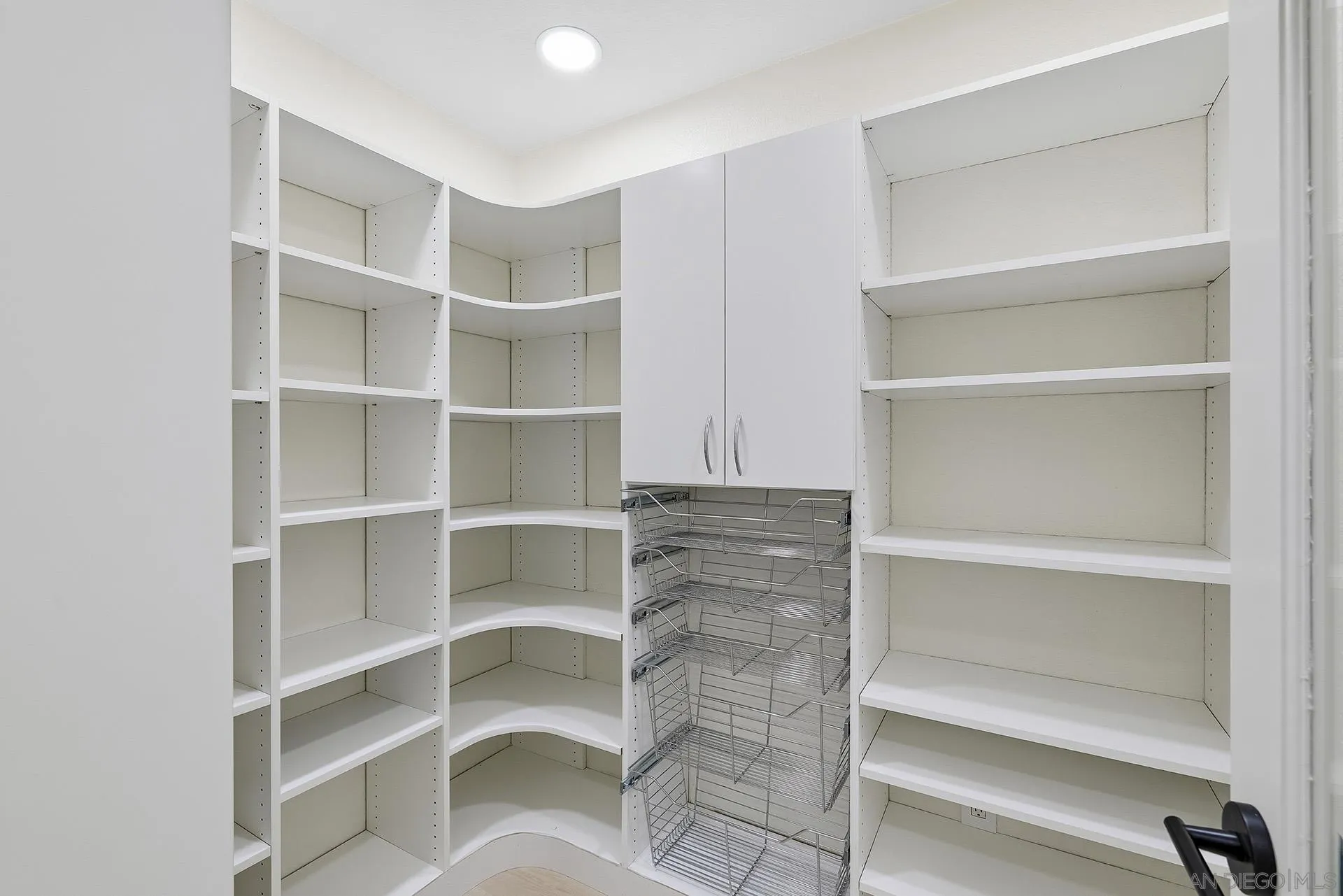 https://cdn.realtyfeed.com/cdn/127/260018447/4d35b4aa74630996d302e2238a2f9824.webp