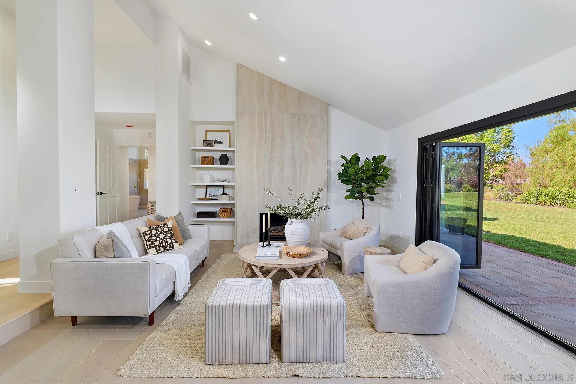 https://cdn.realtyfeed.com/cdn/127/260018447/568dad1835ffe0d060d4e490017e3f5d.webp